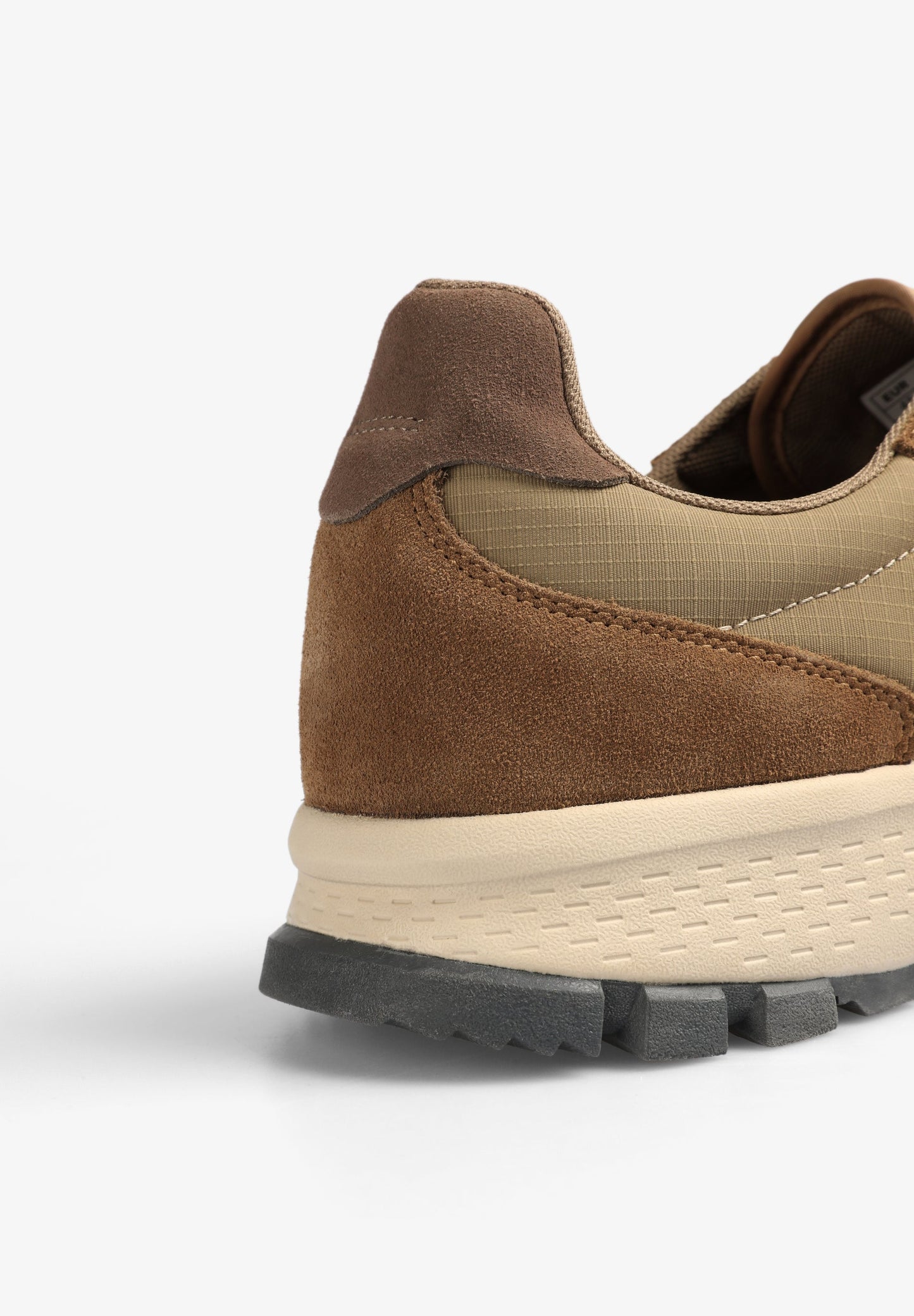 SNEAKERS WITH REFLECTIVE DETAILS