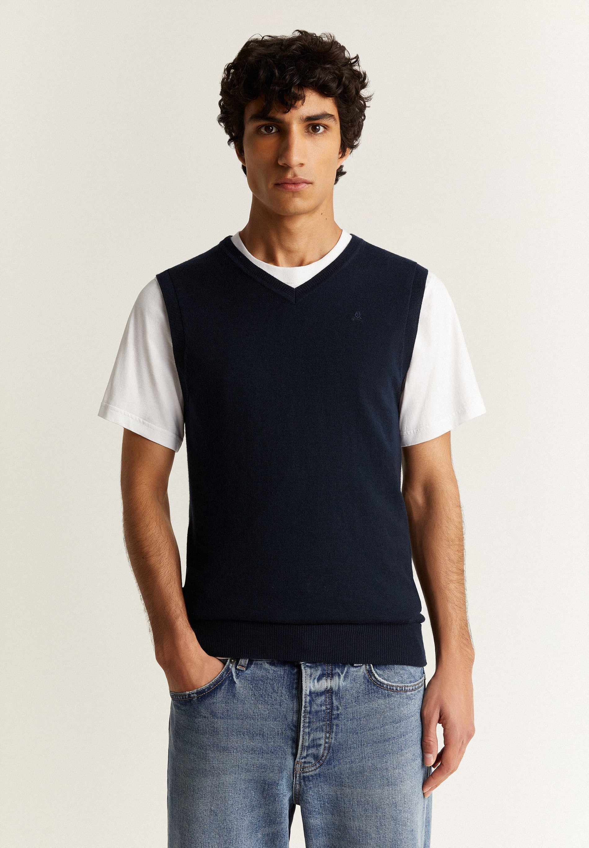 KNIT WAISTCOAT WITH SKULL