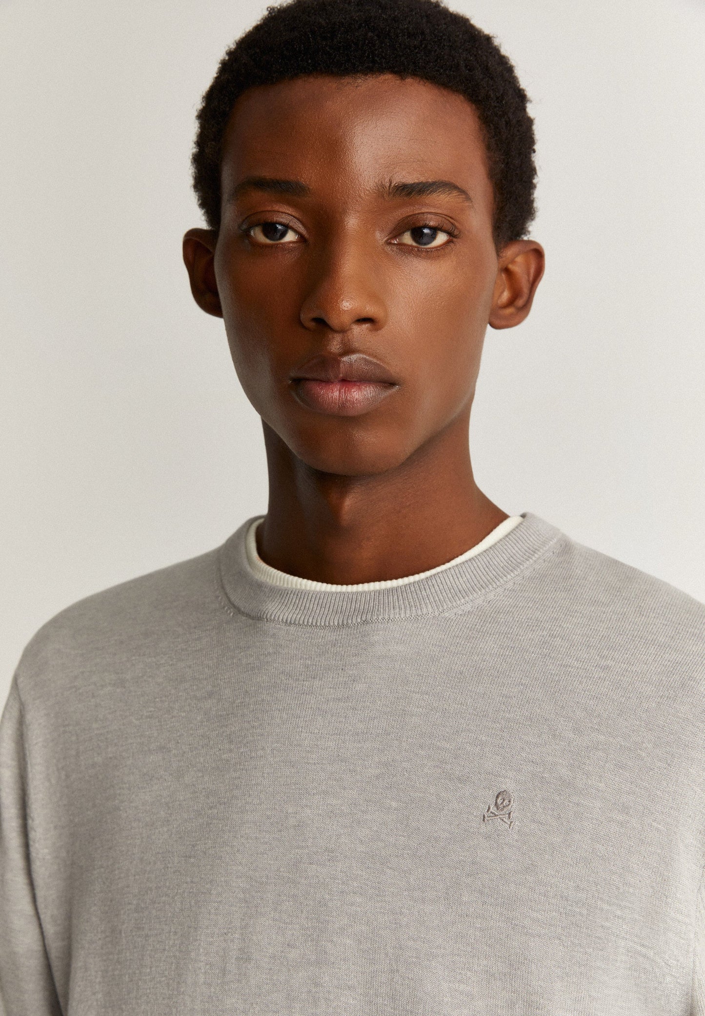 ROUND NECK SWEATER WITH SKULL