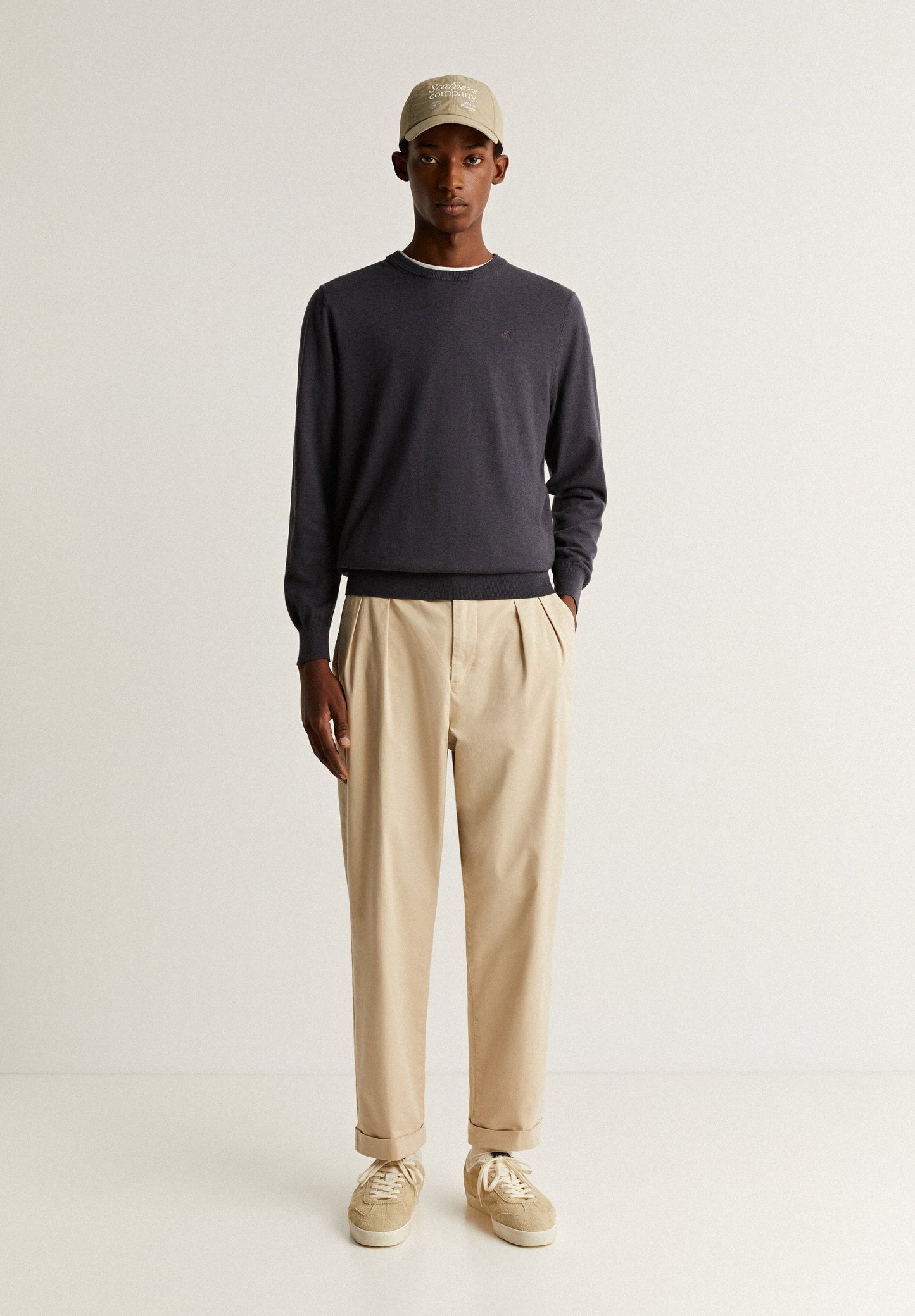 ROUND NECK SWEATER WITH SKULL