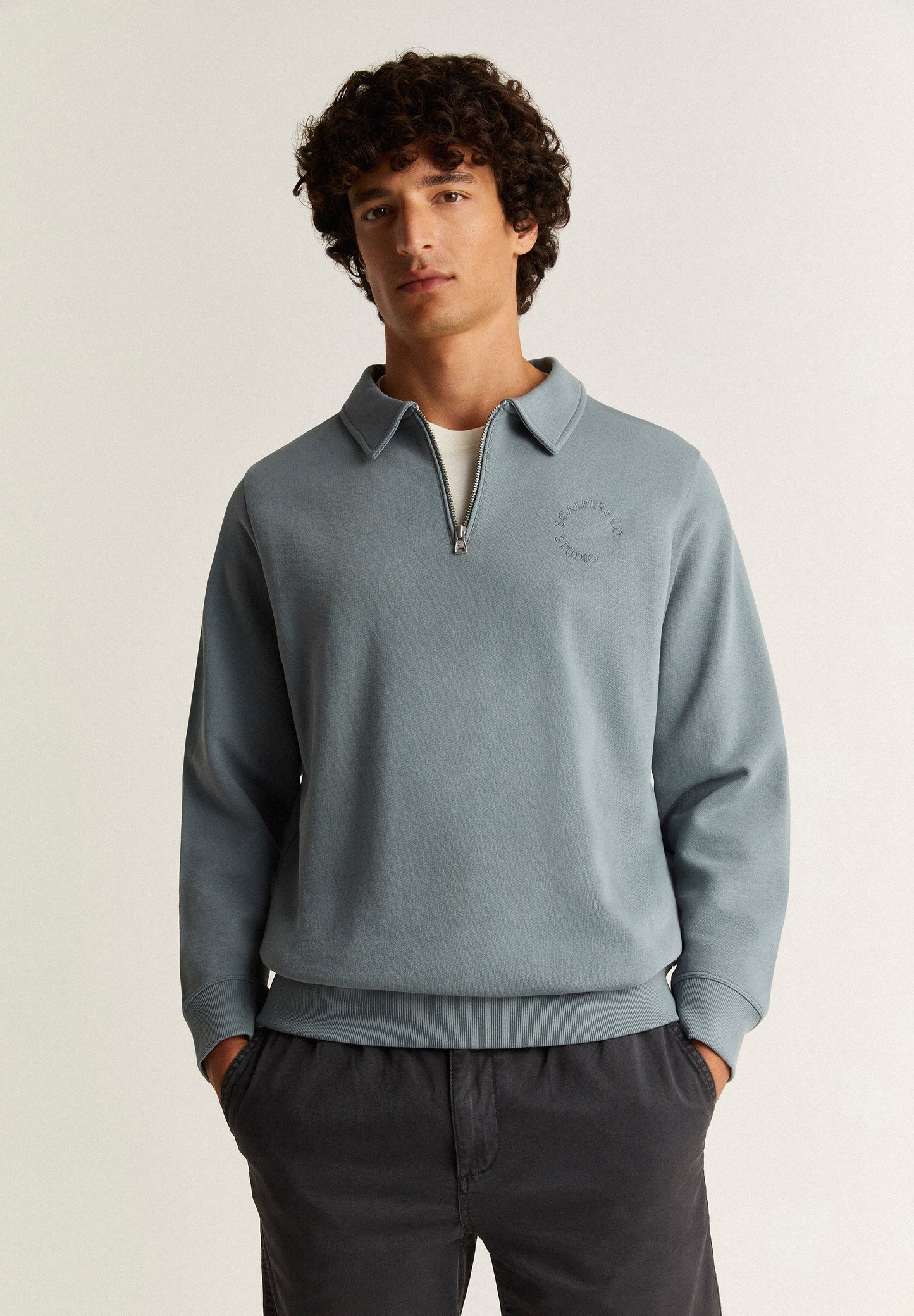 ZIP COLLAR SWEATSHIRT