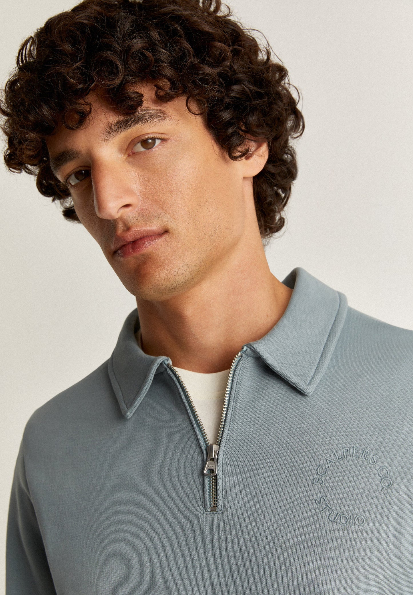 ZIP COLLAR SWEATSHIRT