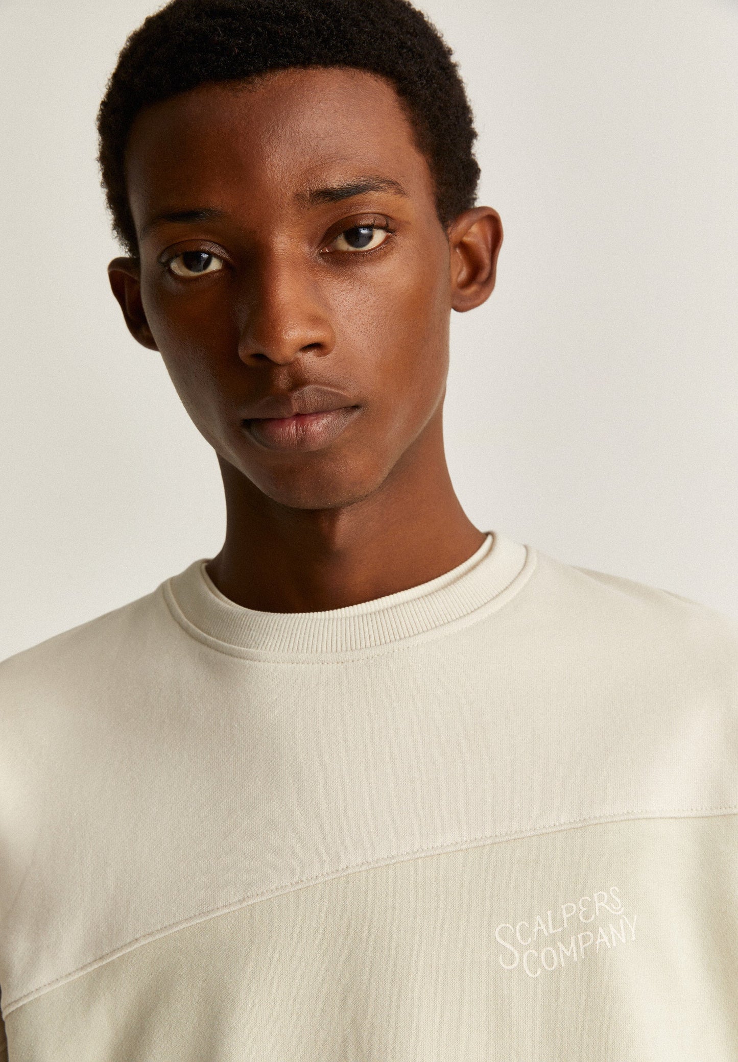 SWEATSHIRT WITH CONTRAST BLOCK DETAIL