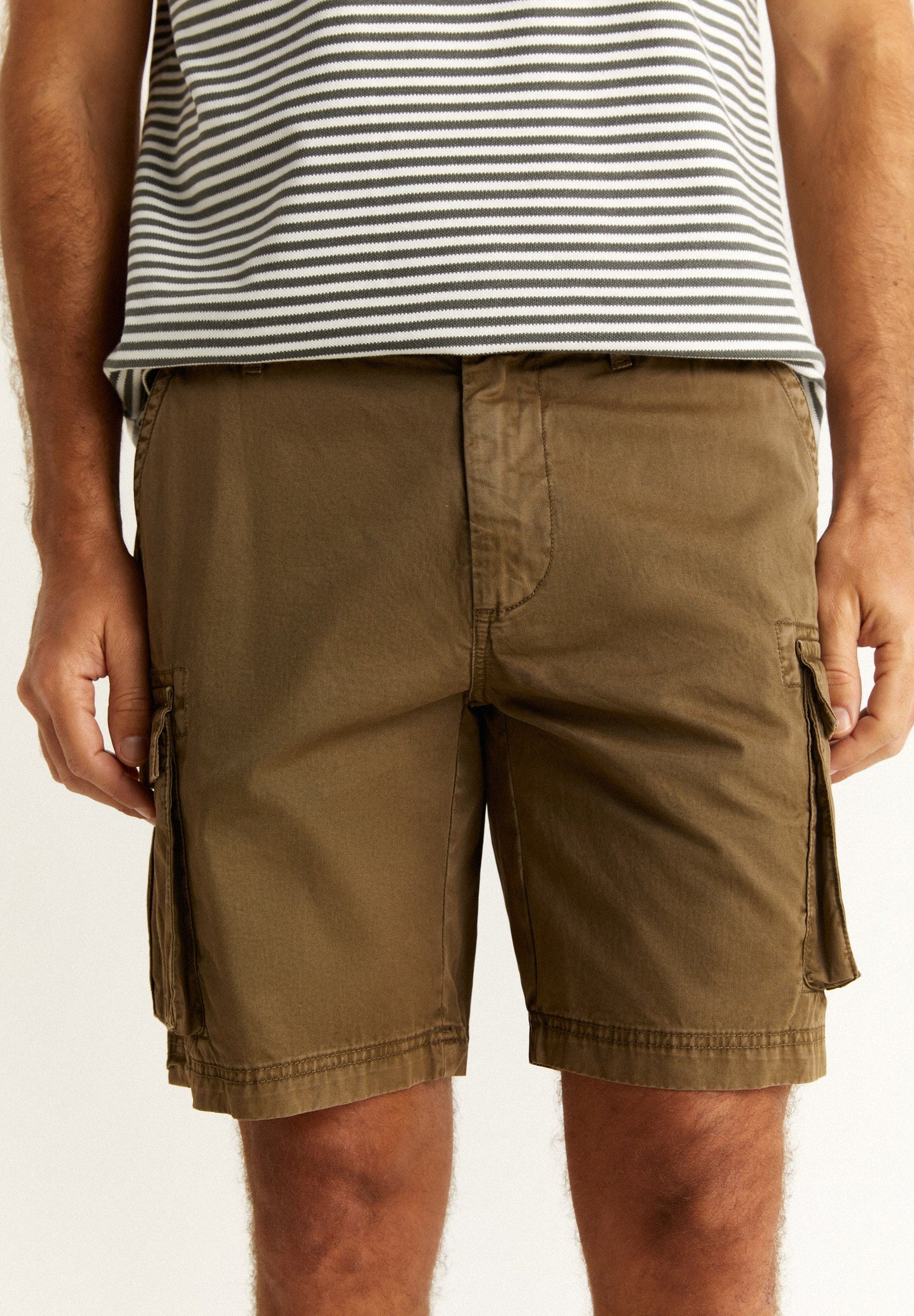CARGO BERMUDA SHORTS WITH POCKETS