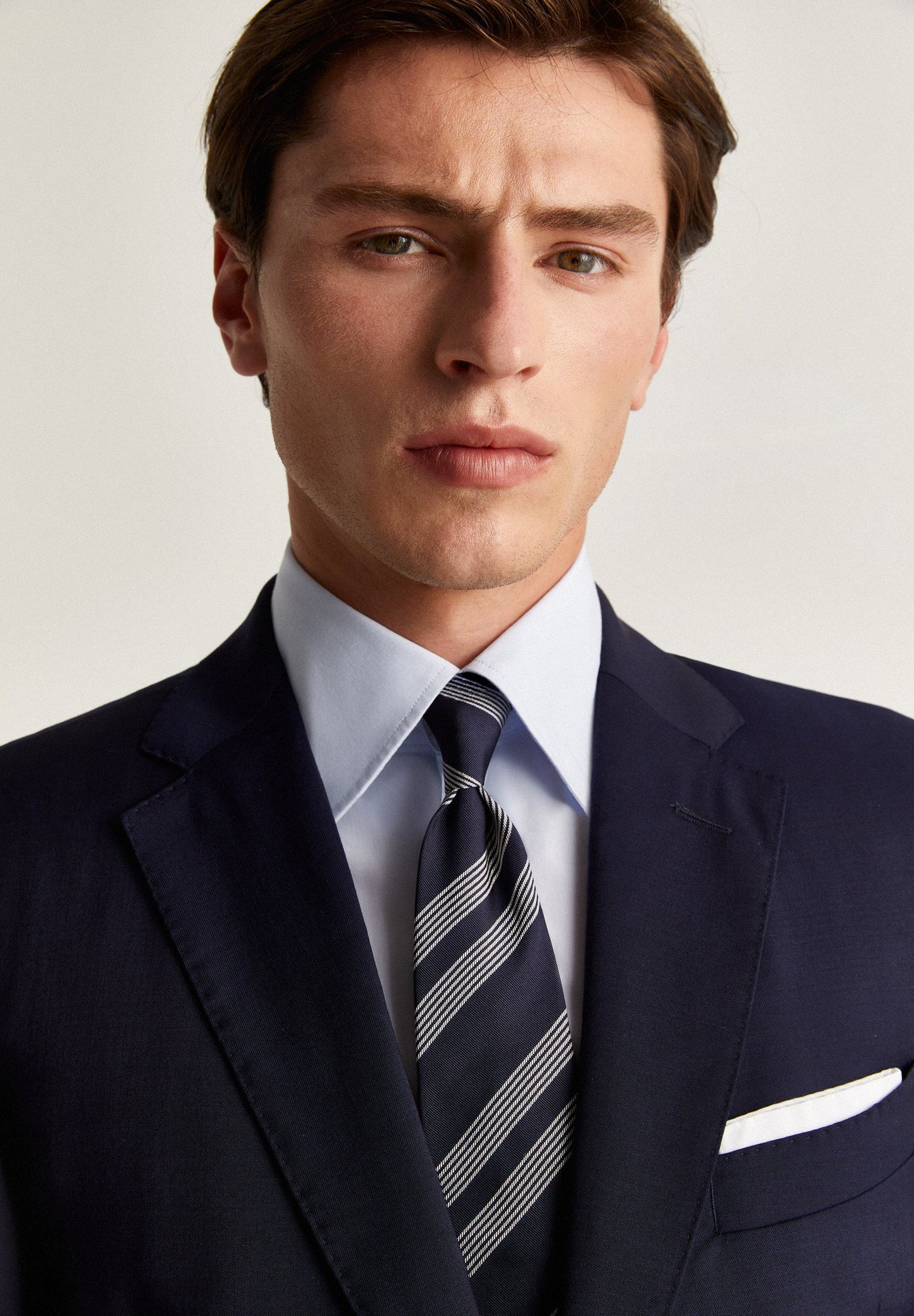 CLASSIC PLAIN-COLOURED NAVY BLUE SUIT