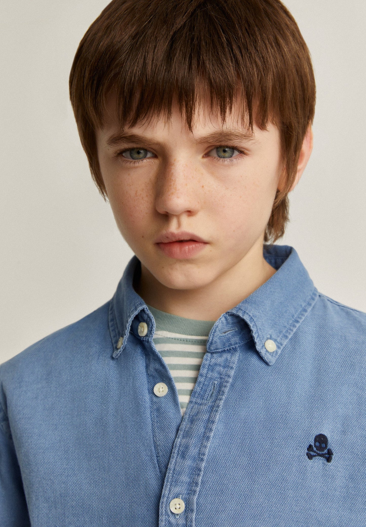 BUTTON-DOWN COLLAR DENIM SHIRT