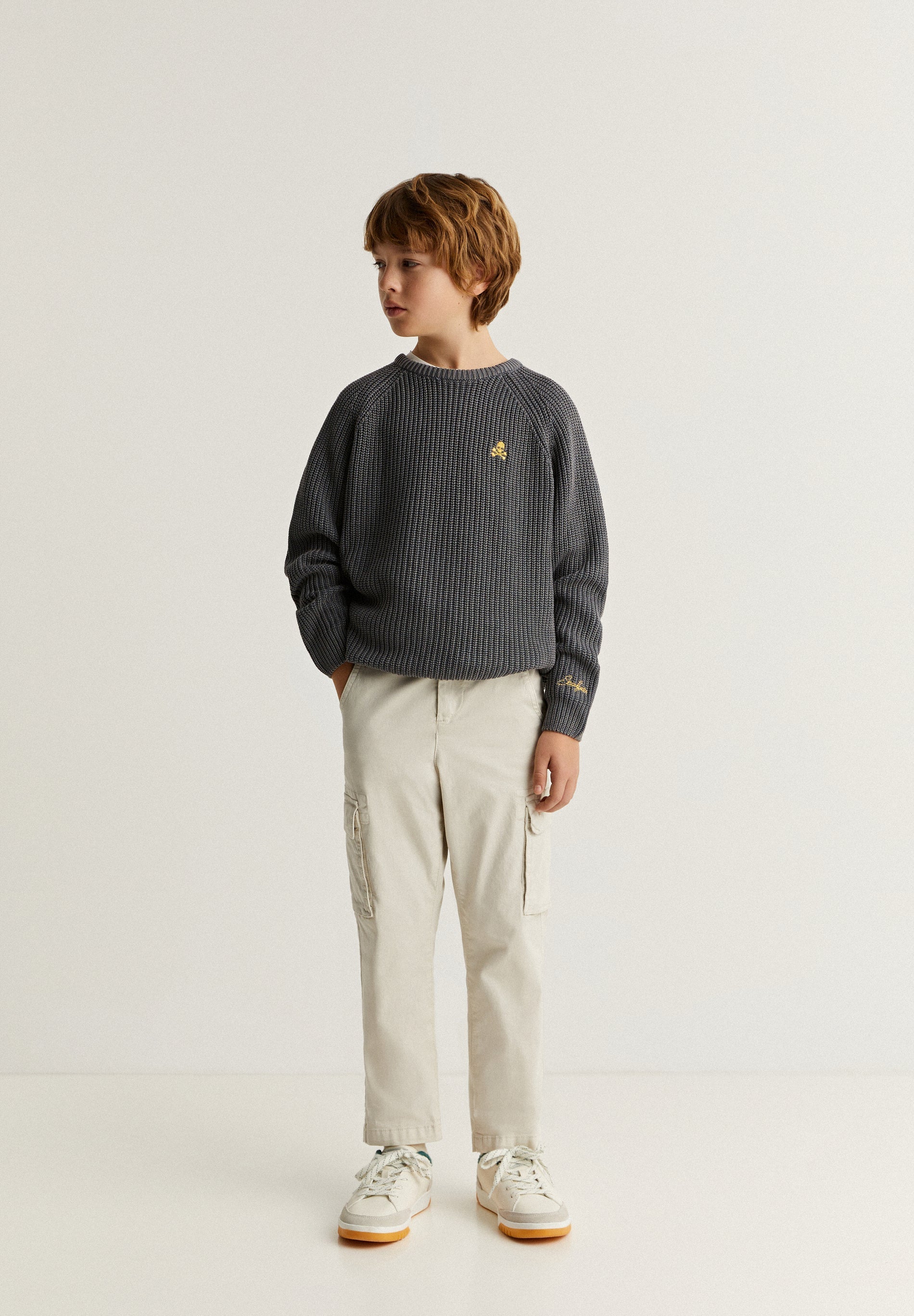 FADED SWEATER WITH CONTRAST SKULL