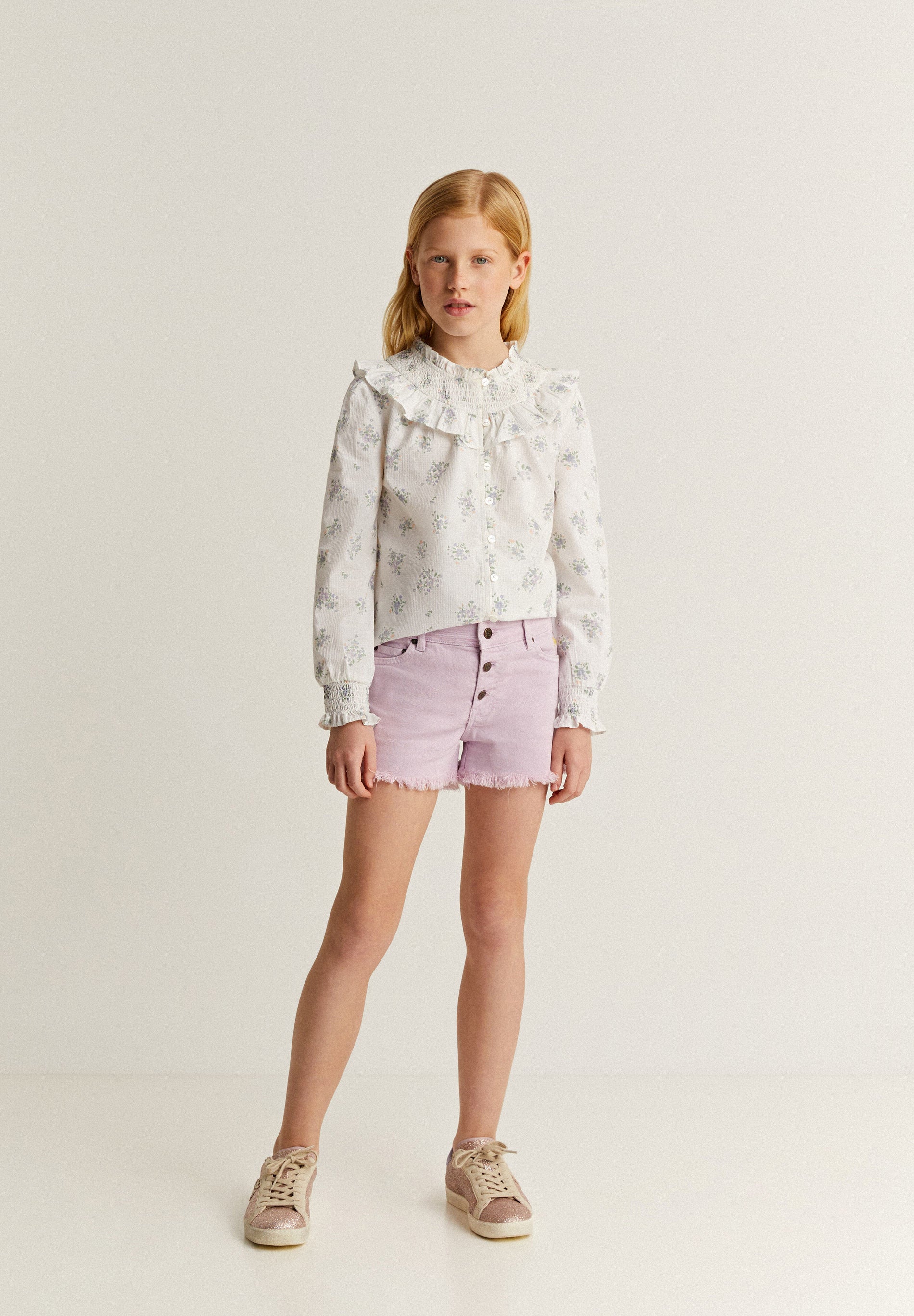 SHORTS WTIH FRAYED HEM