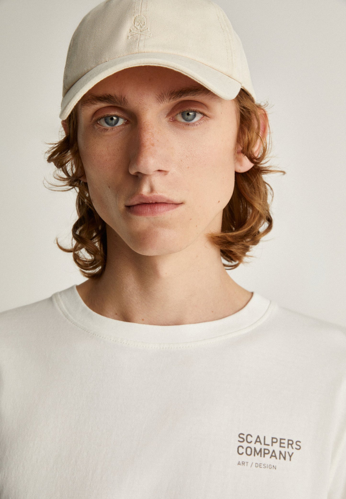 T-SHIRT WITH SKULL ON BACK