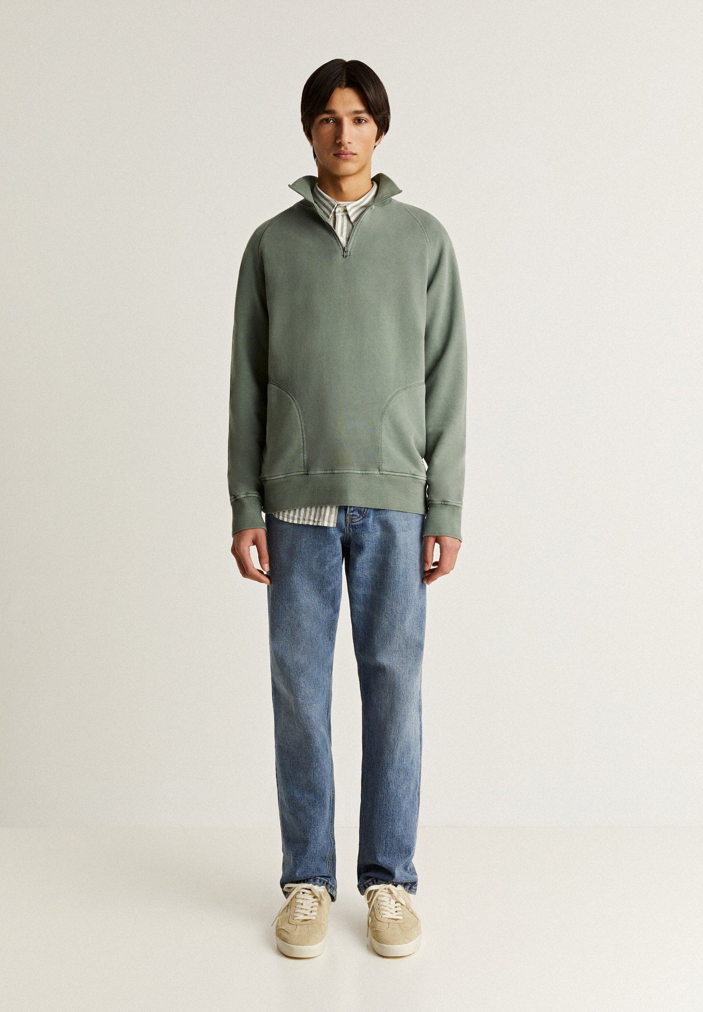 SWEATSHIRT WITH SEAM DETAIL