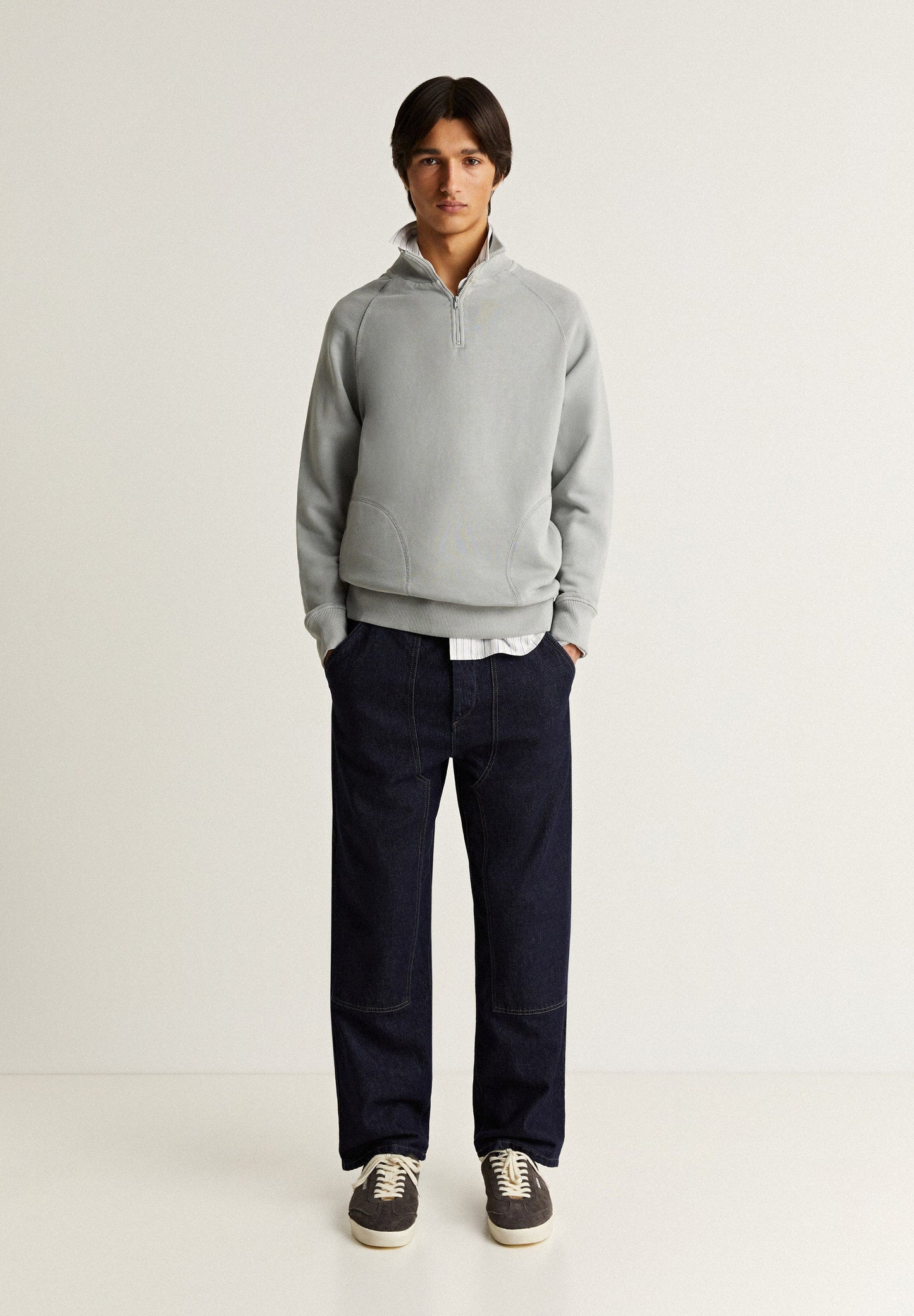 SWEATSHIRT WITH SEAM DETAIL