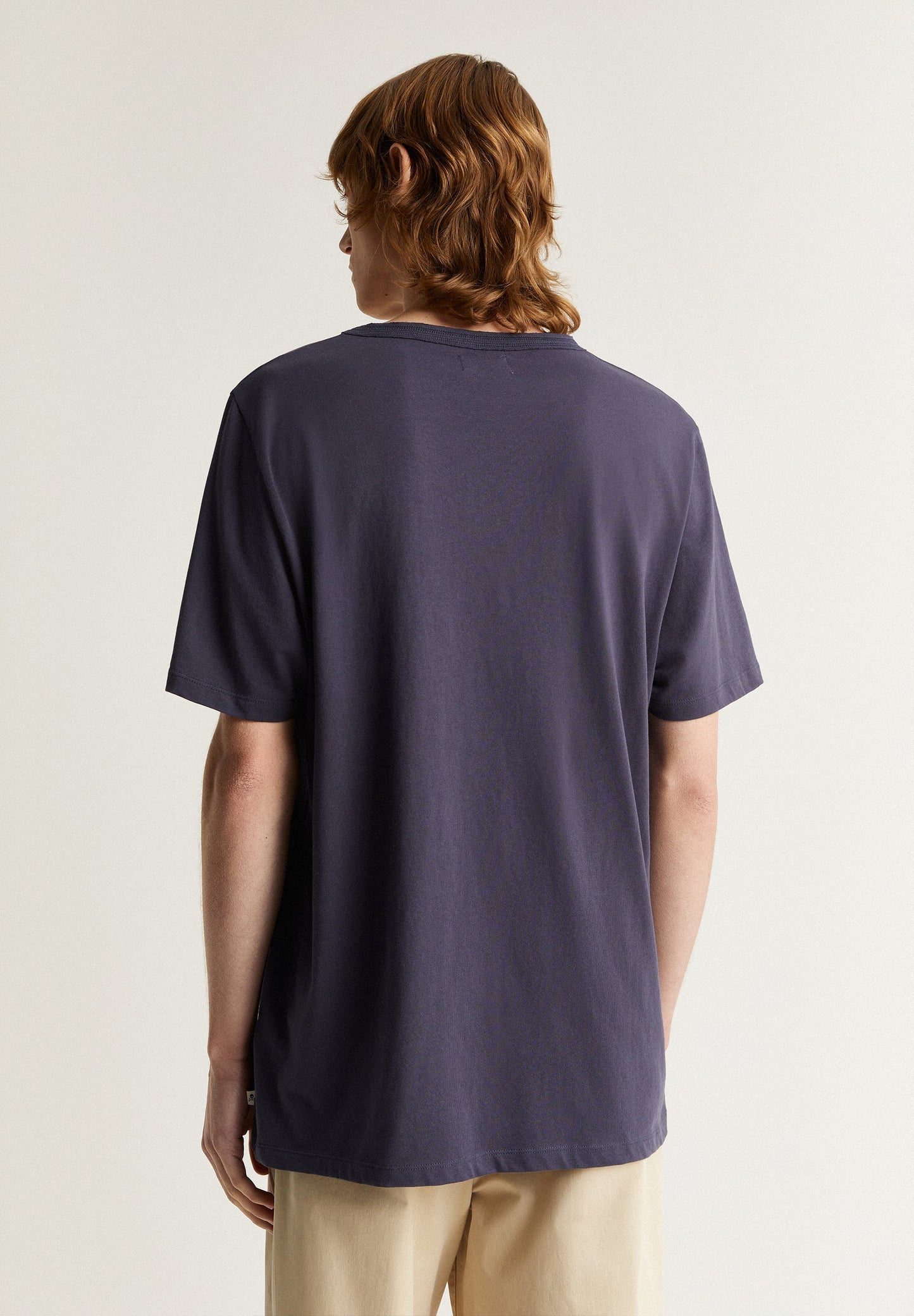 T-SHIRT WITH SEAM DETAIL ON THE COLLAR