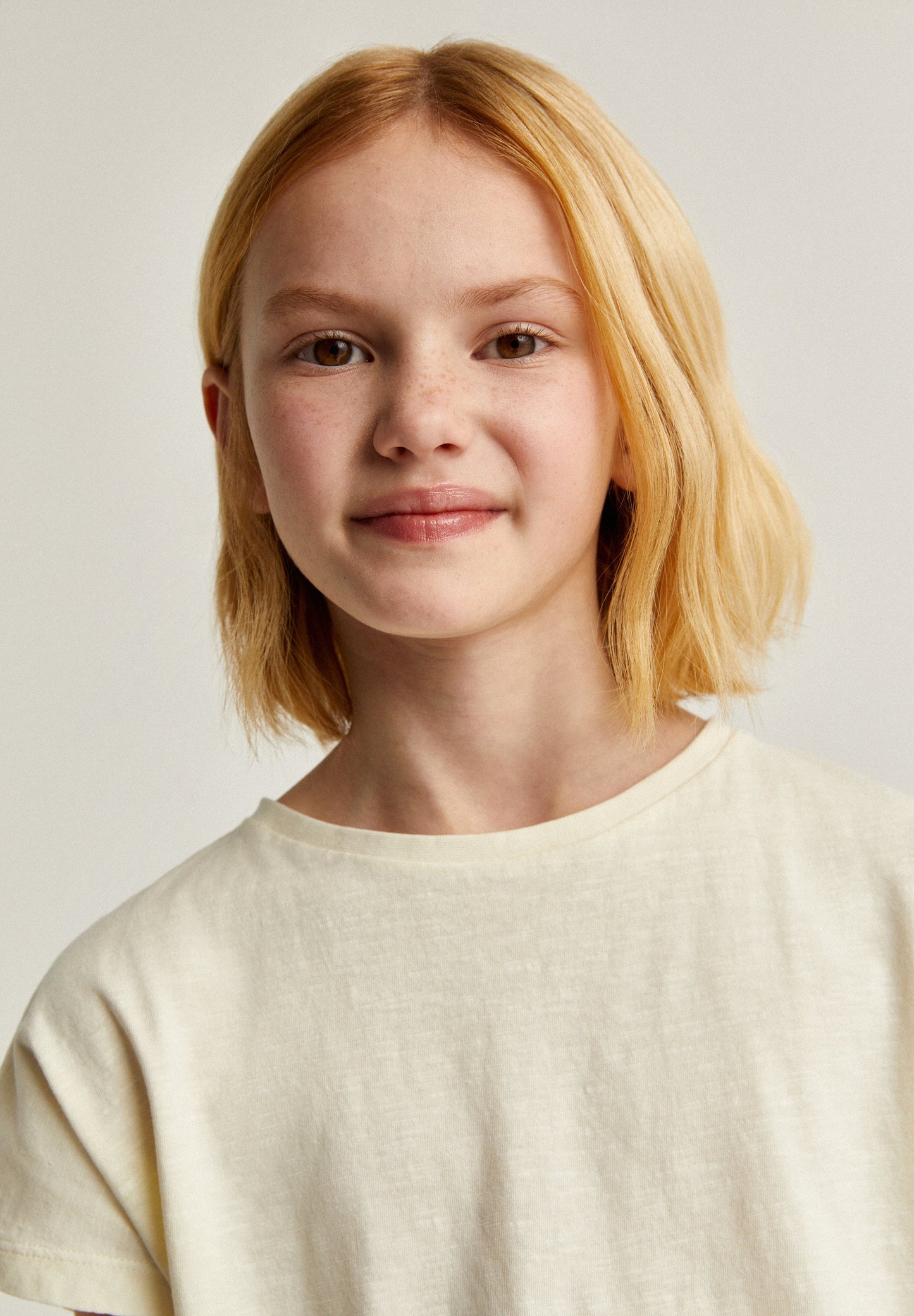 SLUB KNIT T-SHIRT WITH BACK LACE DETAIL