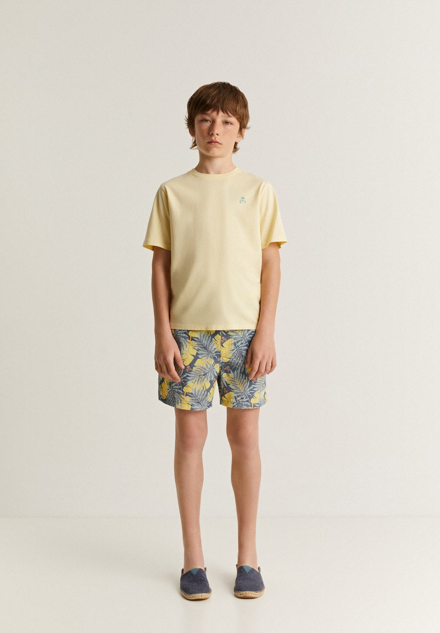 TROPICAL SWIMMING TRUNKS WITH SKULLS