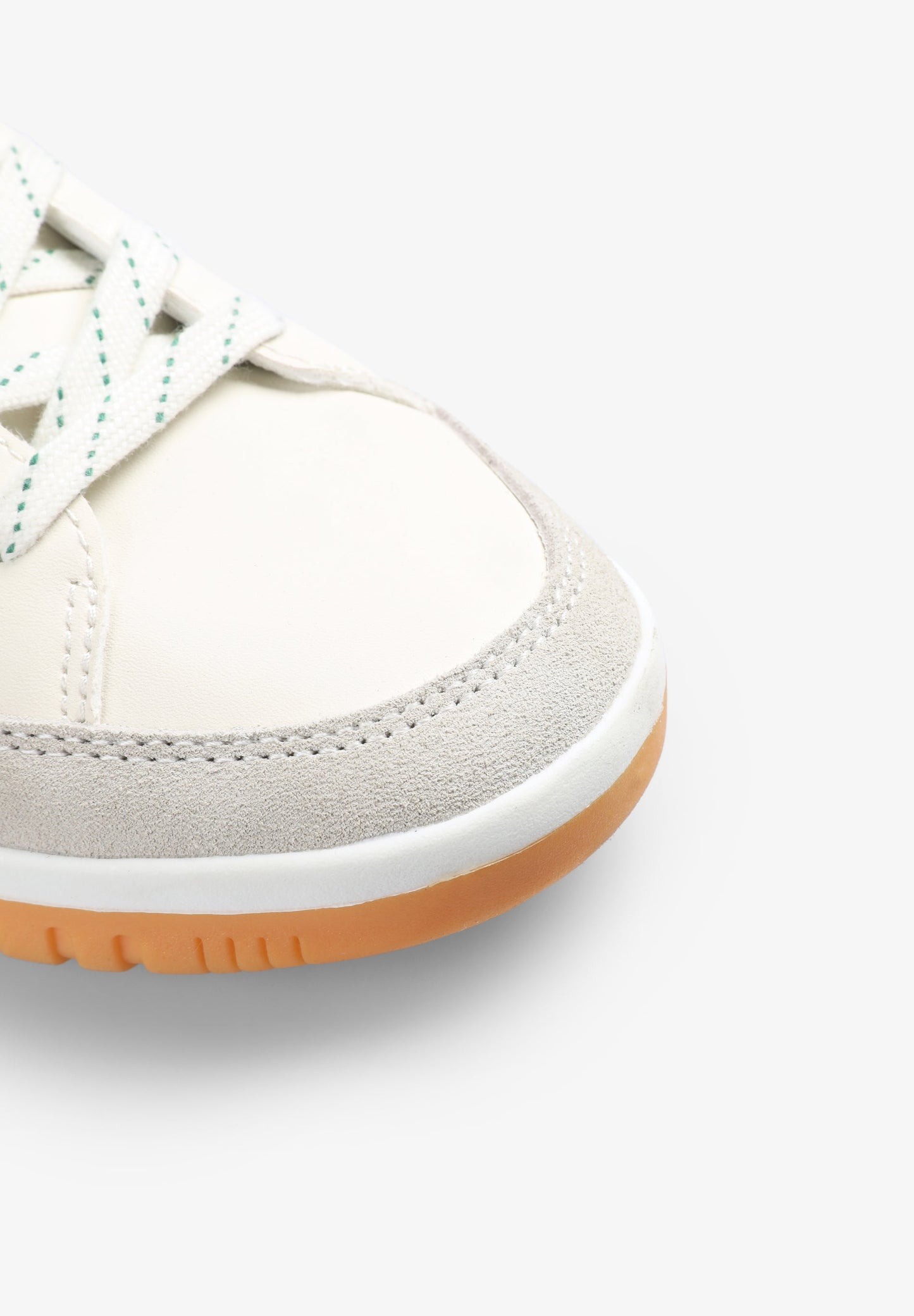 SNEAKERS WITH CONTRAST SKULL