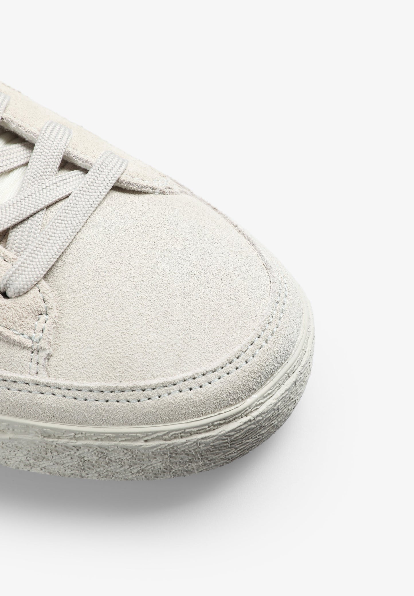 LOW TOP SNEAKERS WITH SIDE SKULL