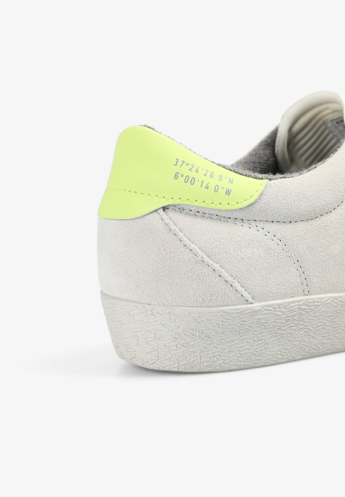 LOW TOP SNEAKERS WITH SIDE SKULL