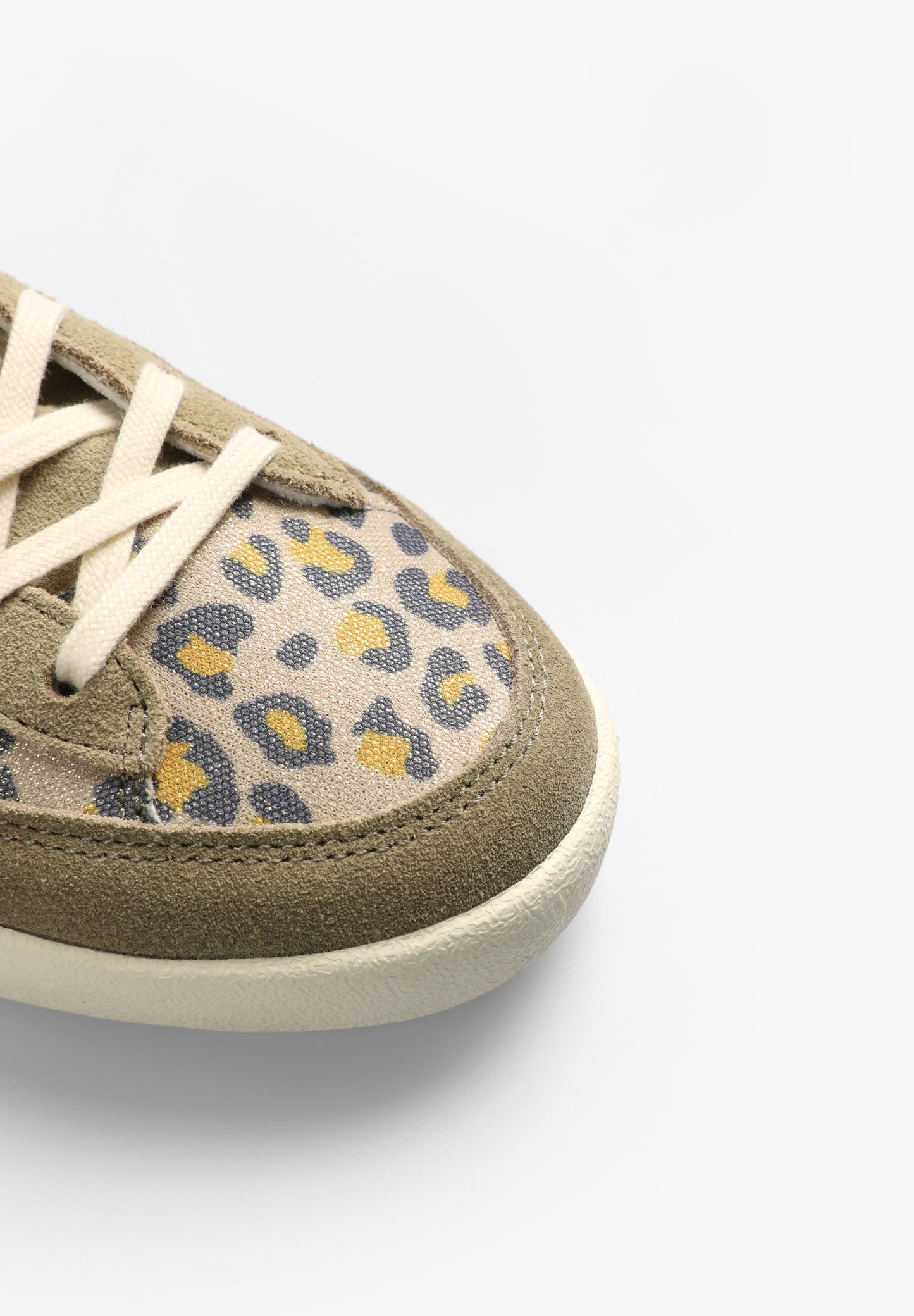 LOW TOP SNEAKERS WITH ANIMAL PRINT SKULL