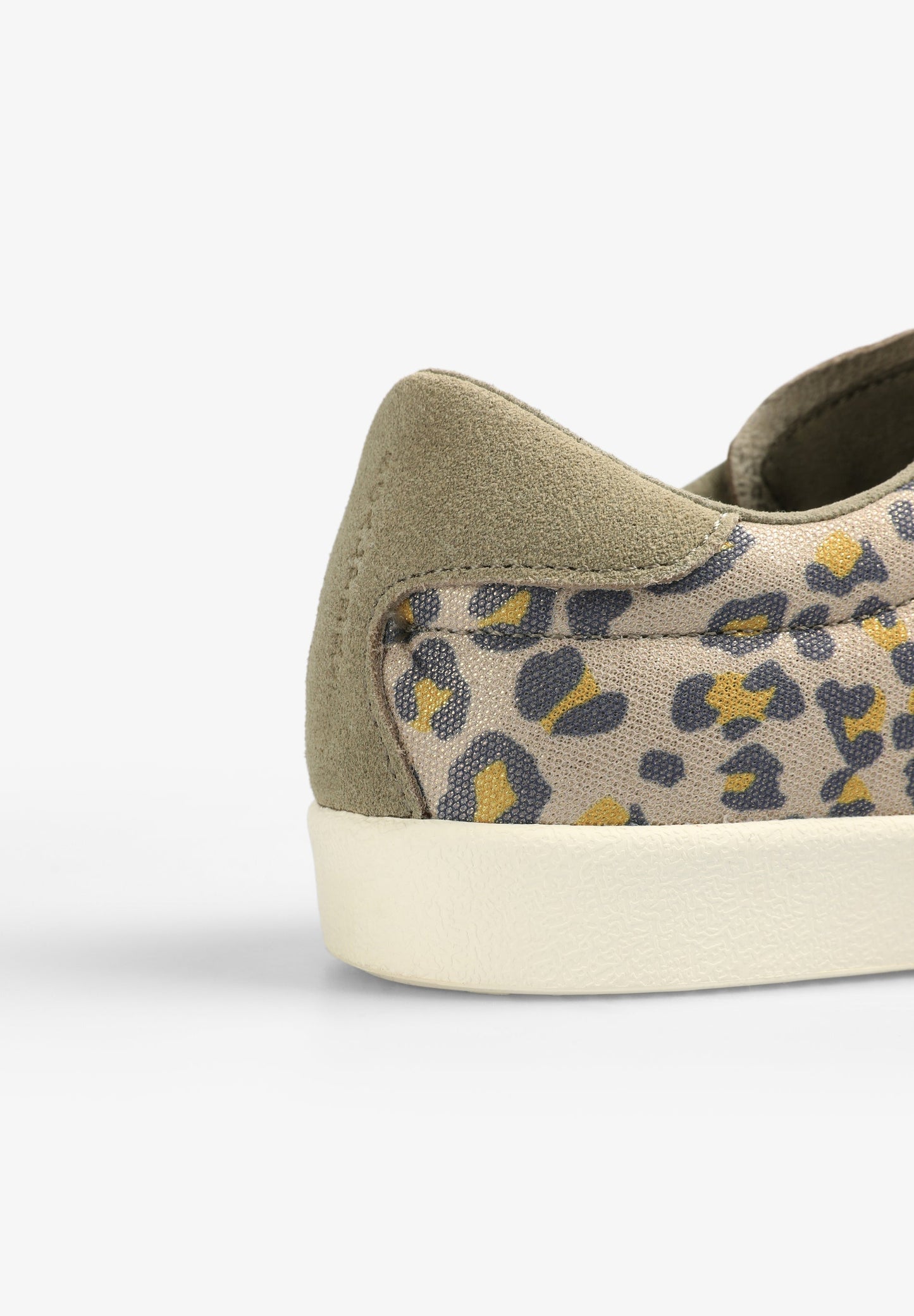 LOW TOP SNEAKERS WITH ANIMAL PRINT SKULL