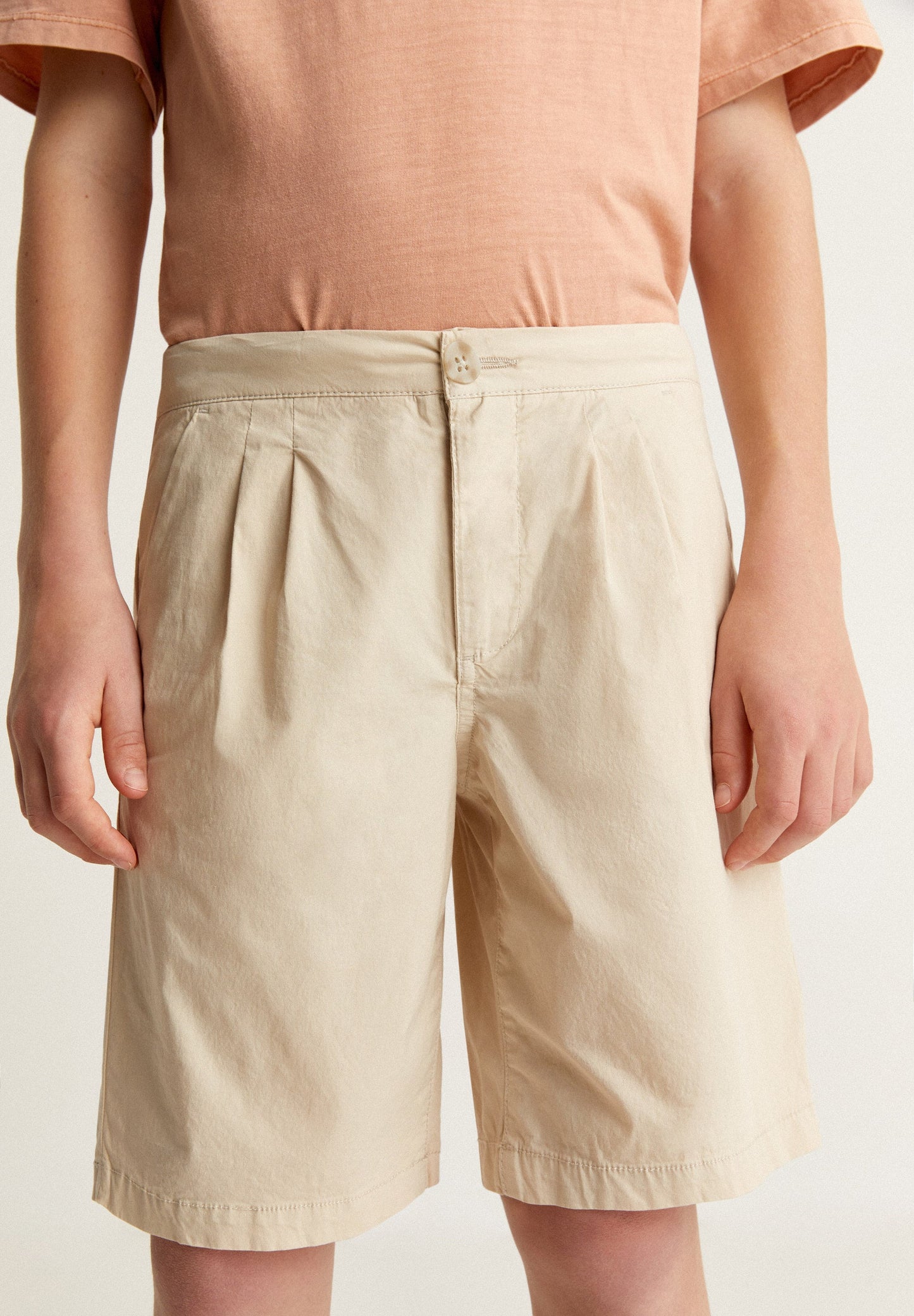 BERMUDA SHORTS WITH DARTS