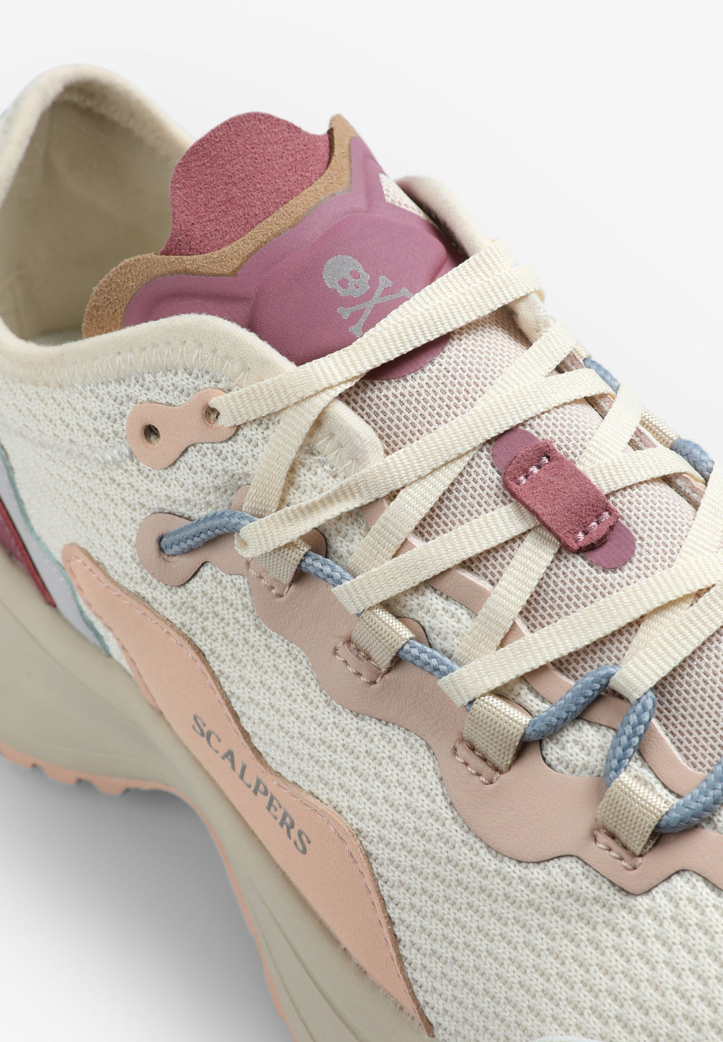 SNEAKERS SUELA PRONUNCIADA - Scalpers