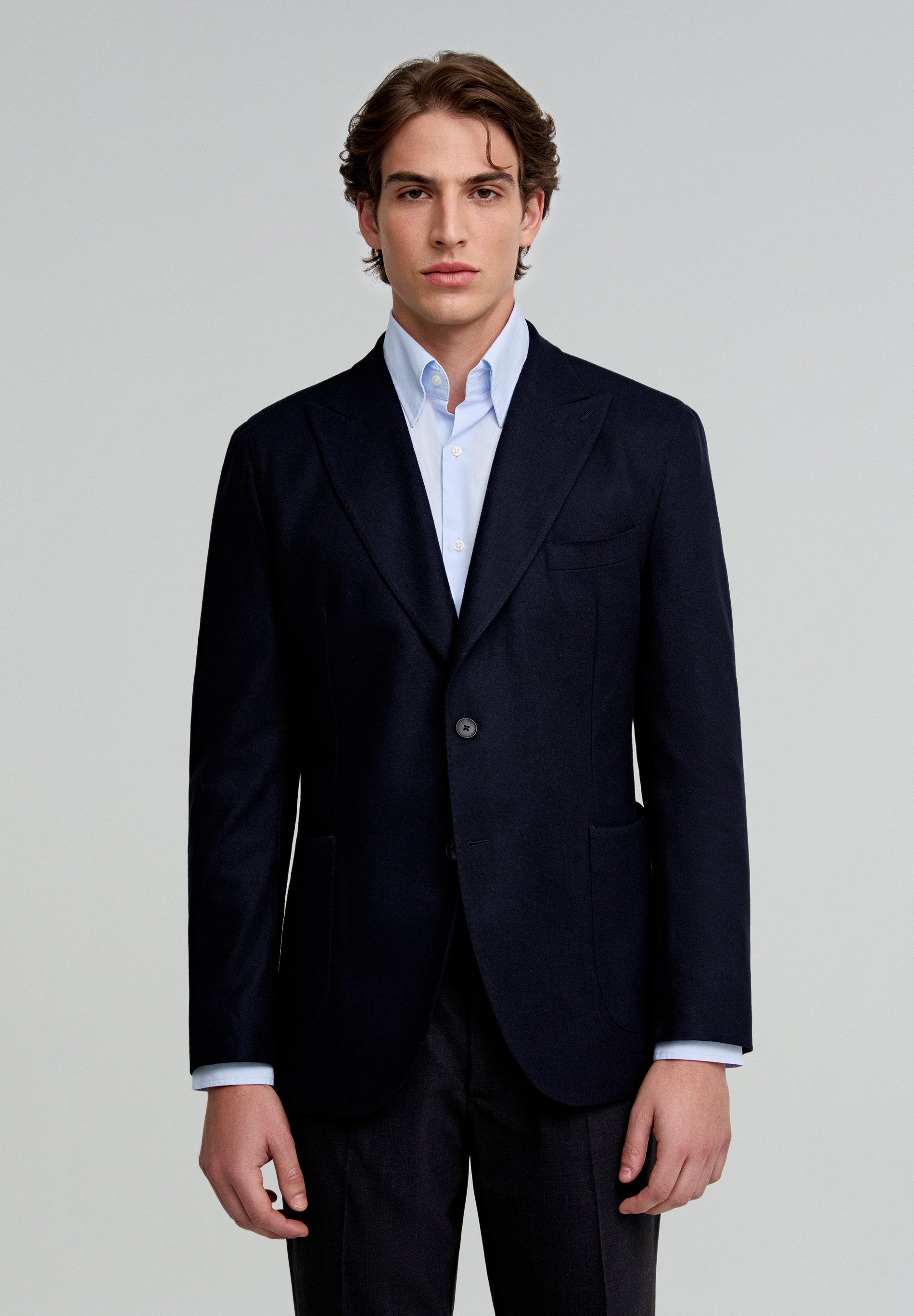 PREMIUM WOOL PEAK-LAPEL BLAZER