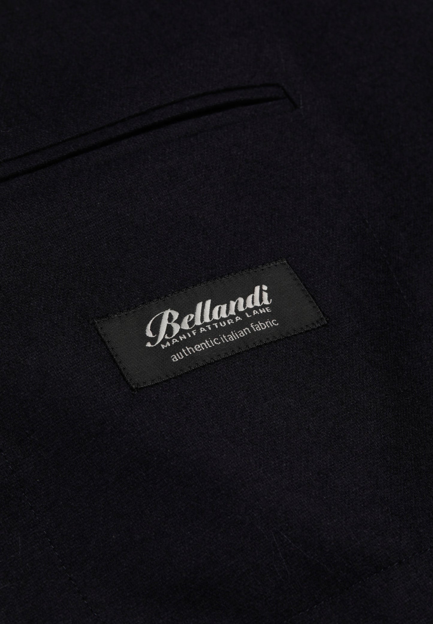 PREMIUM WOOL PEAK-LAPEL BLAZER