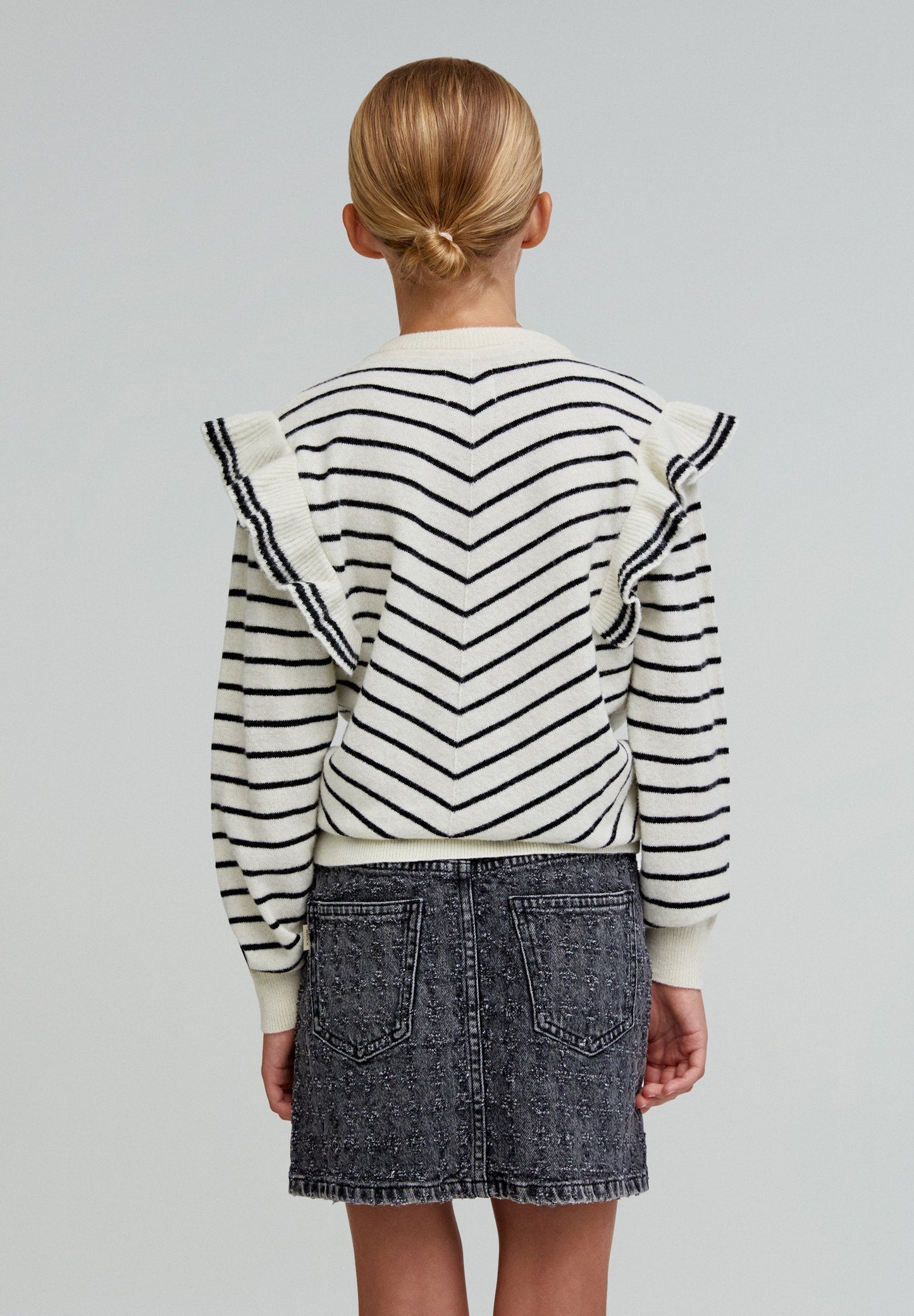 SWEATER WITH RUFFLES