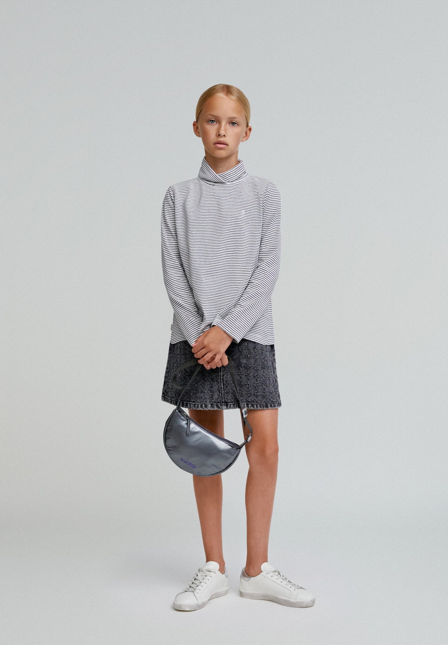 STRIPED COLLARED T-SHIRT