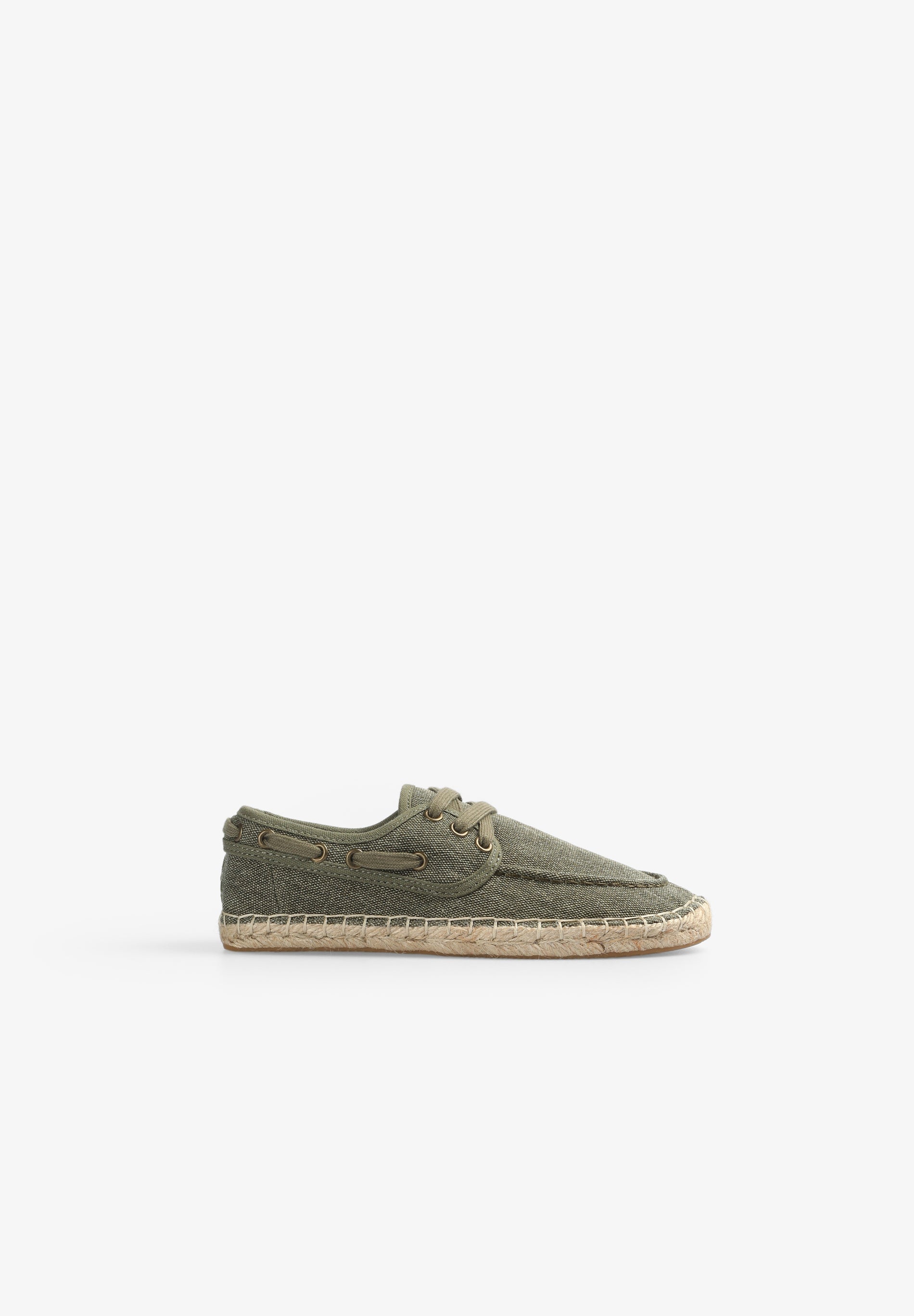 ESPADRILLES WITH LACES