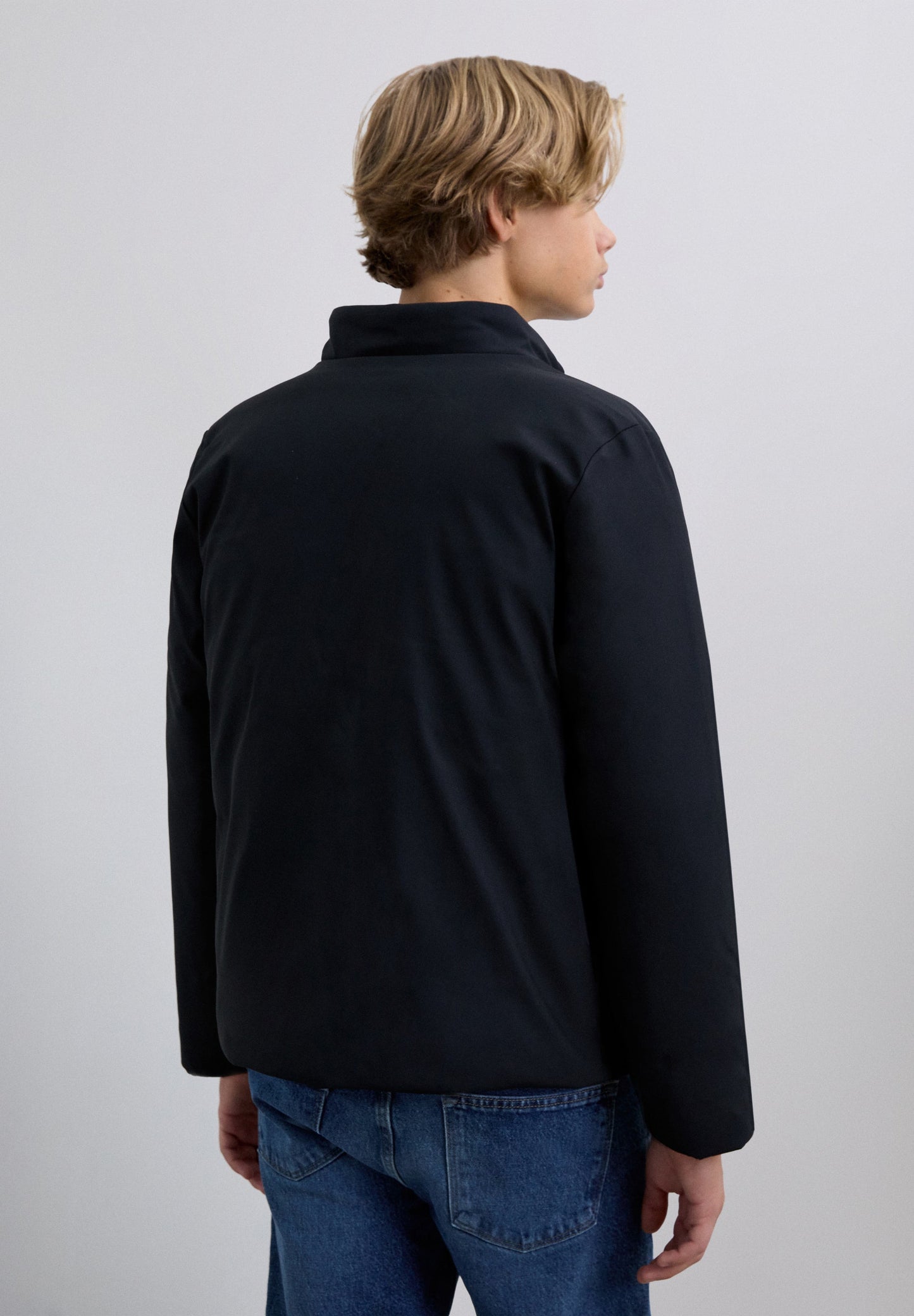 CHAQUETA CAPUCHA DESMONTABLE LOGO