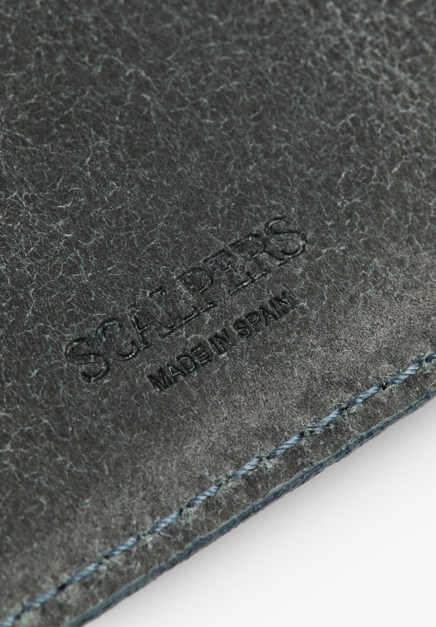 LEATHER WALLET WITH ENGRAVED SKULL