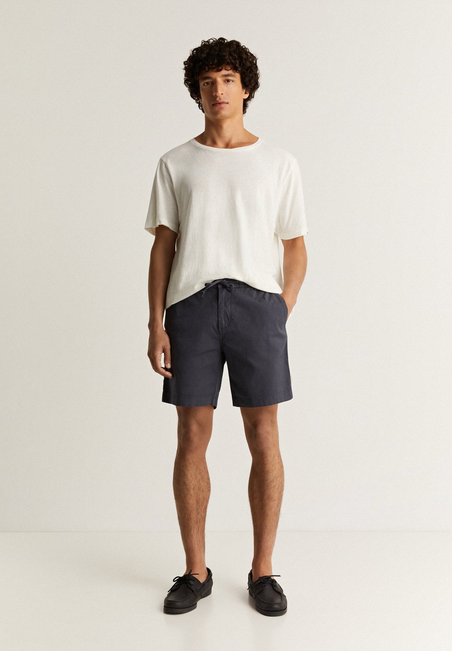 BERMUDA SHORTS WITH DRAWSTRING