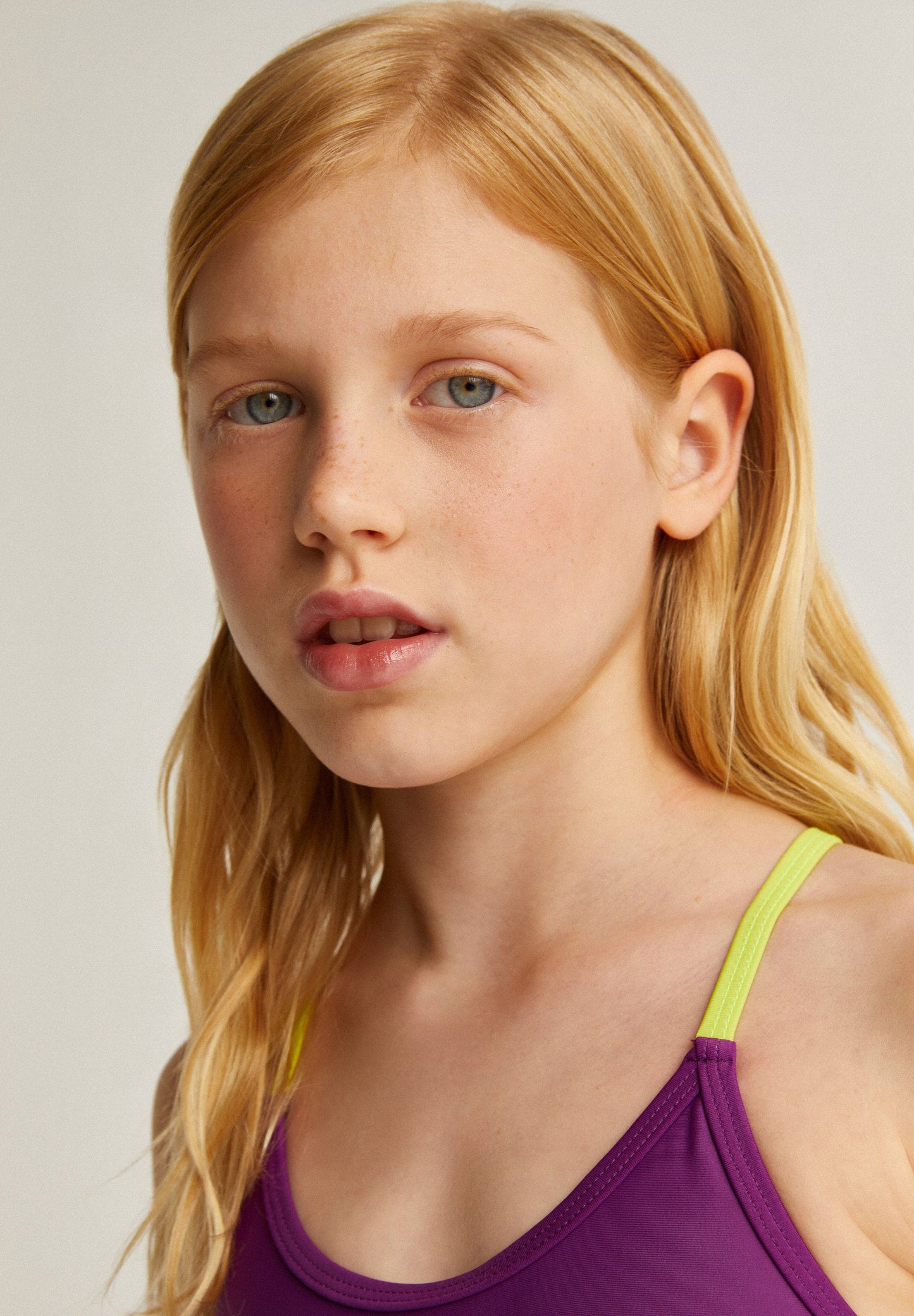 SWIMSUIT WITH CONTRAST DETAILS