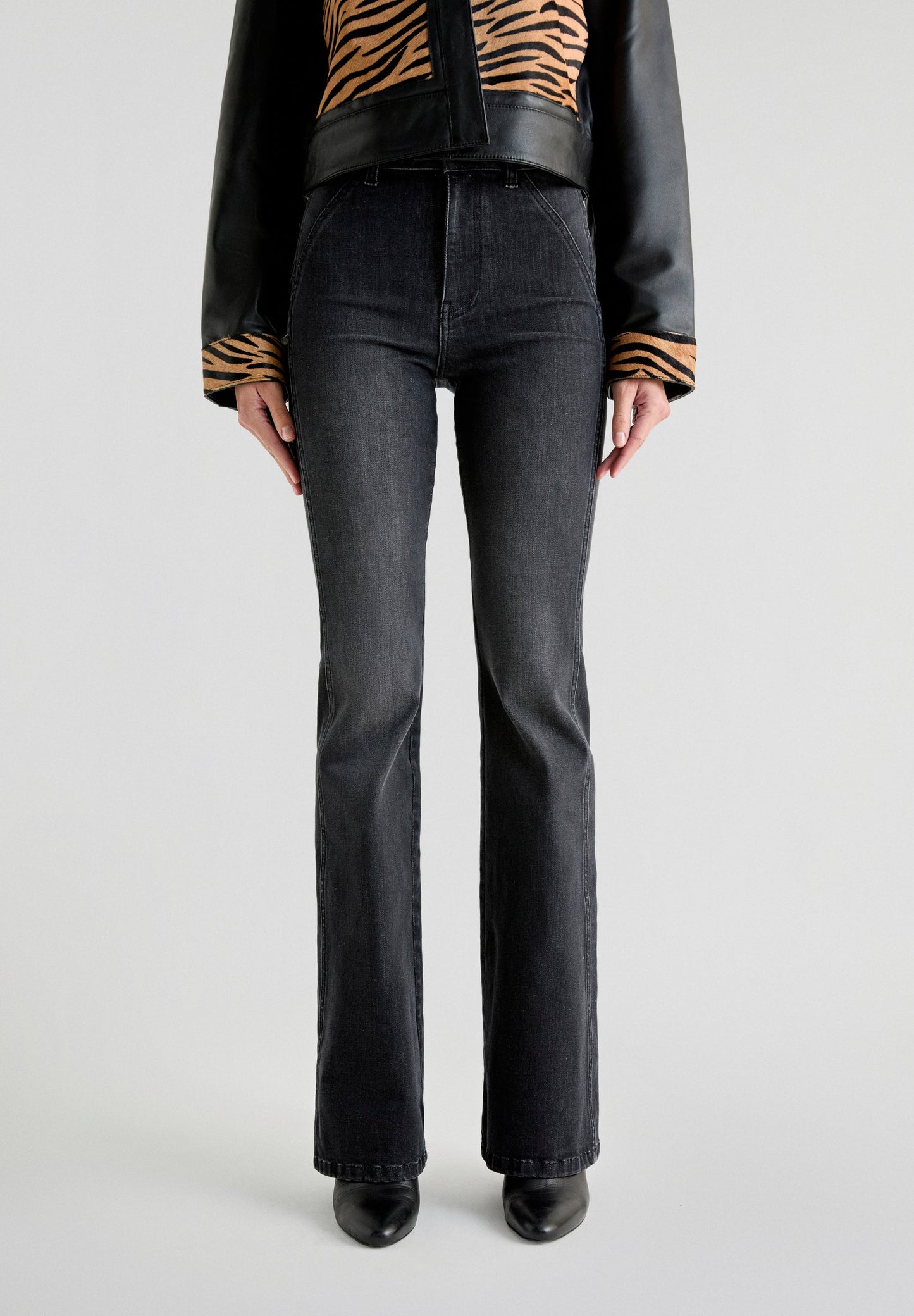 BOOTCUT JEANS