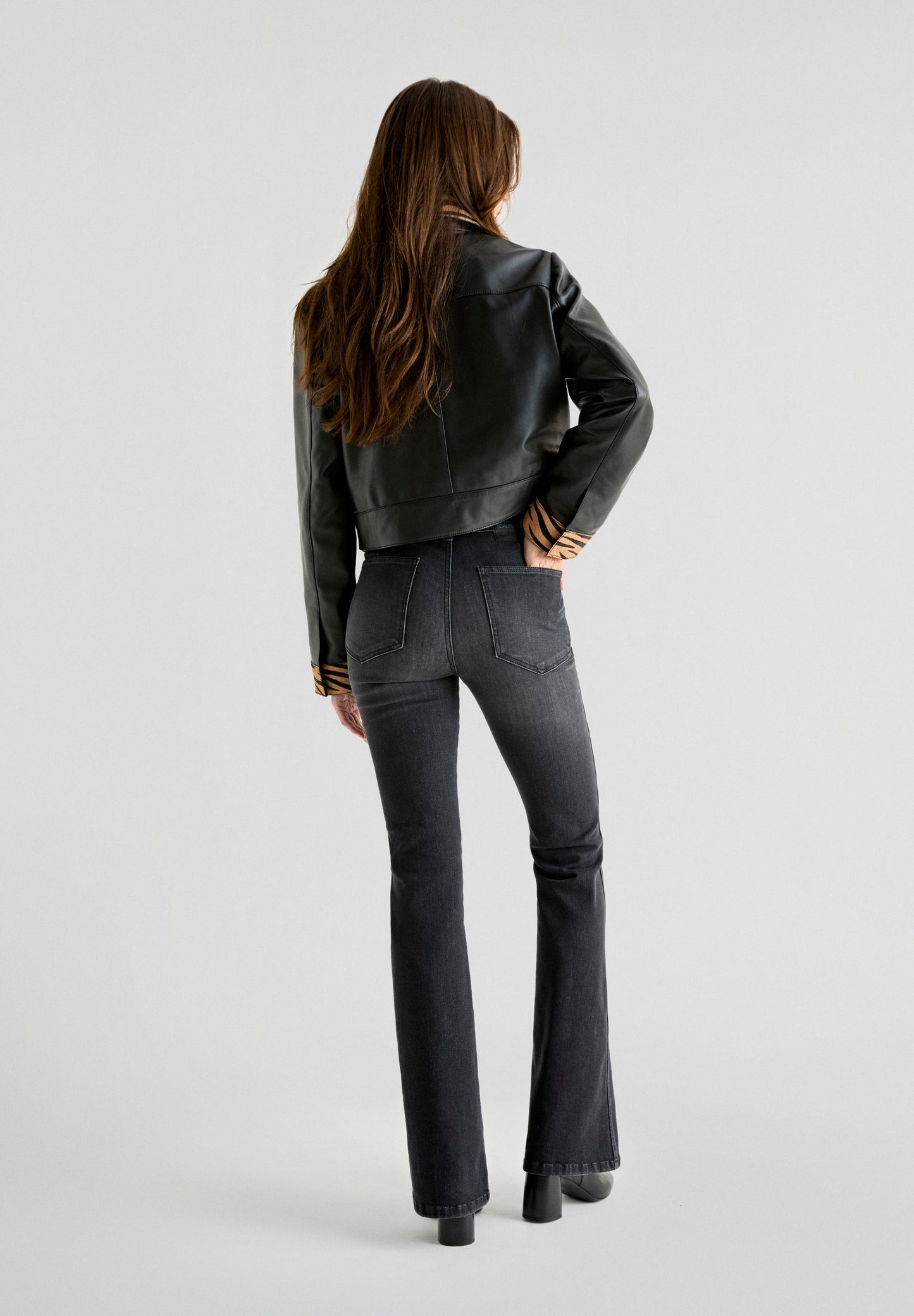 BOOTCUT JEANS