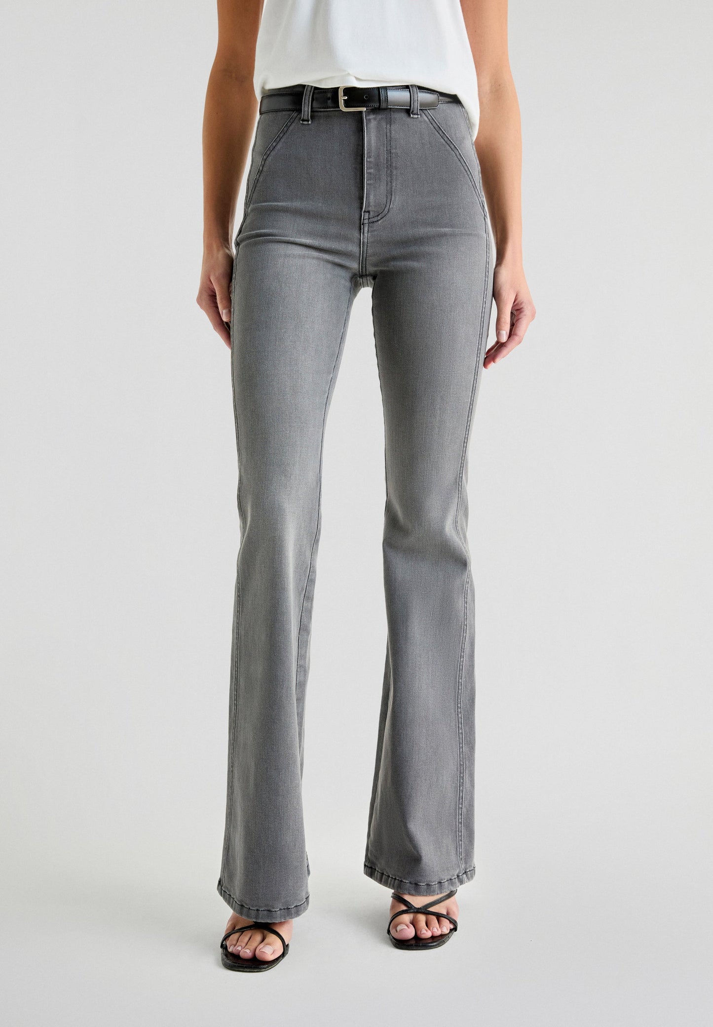 BOOTCUT JEANS