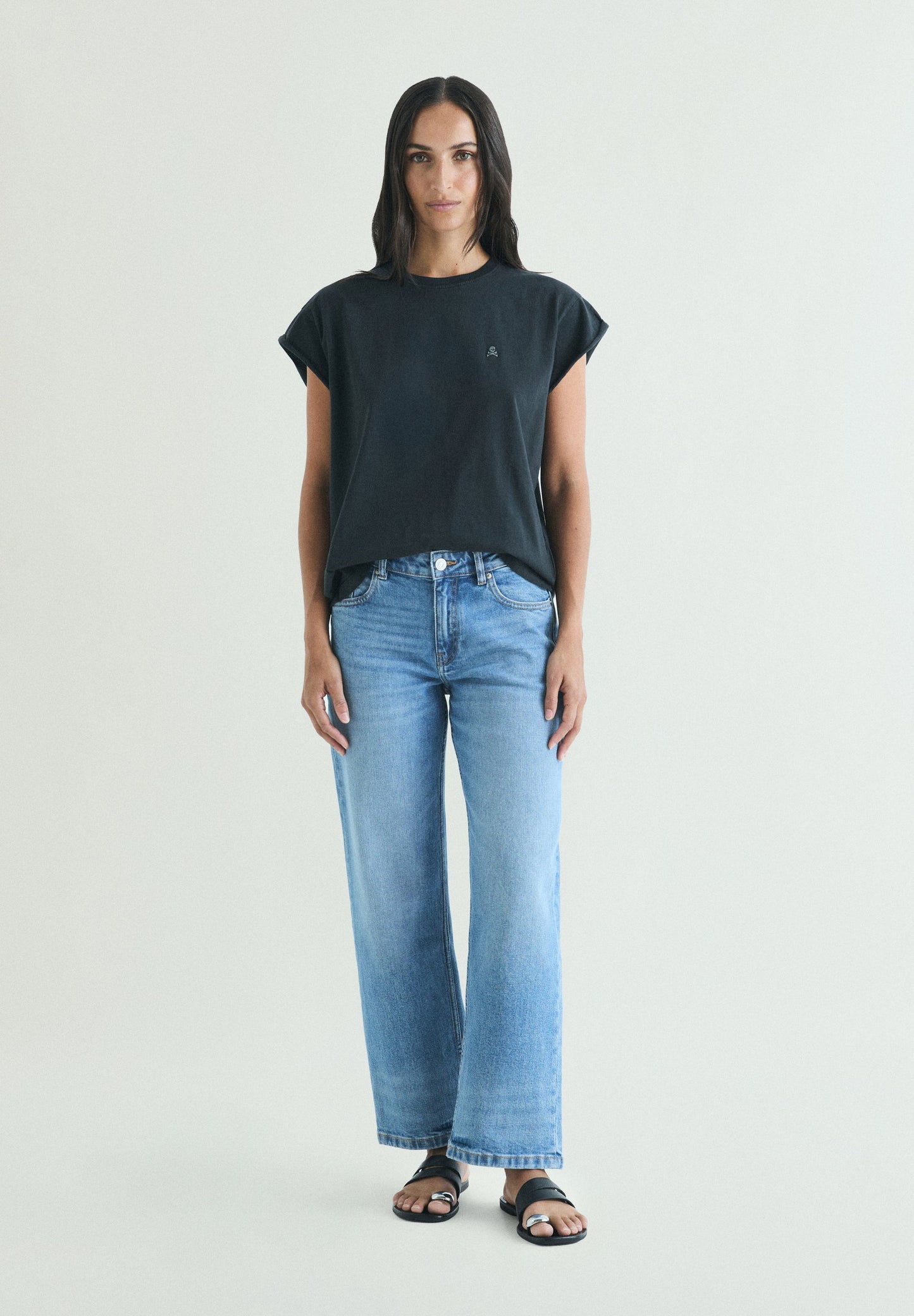 EMBROIDERED SKULL T-SHIRT