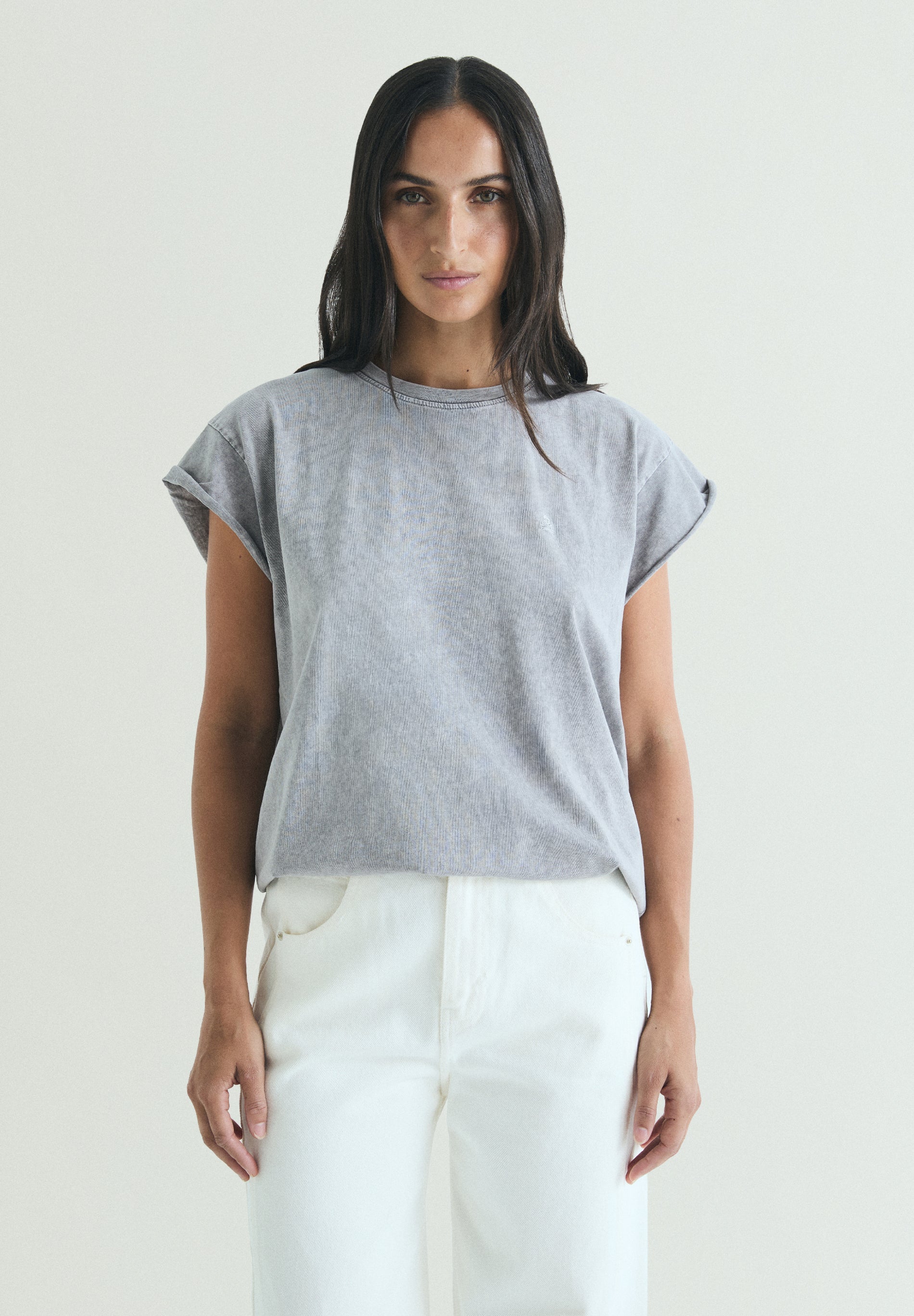 EMBROIDERED SKULL T-SHIRT