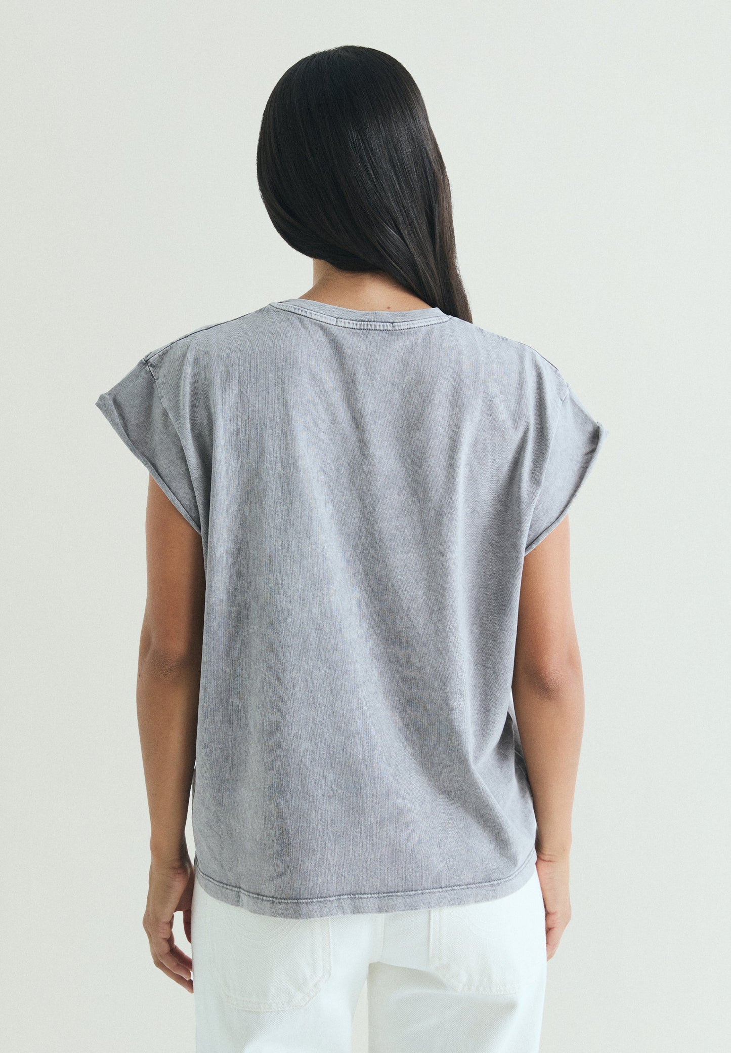 EMBROIDERED SKULL T-SHIRT