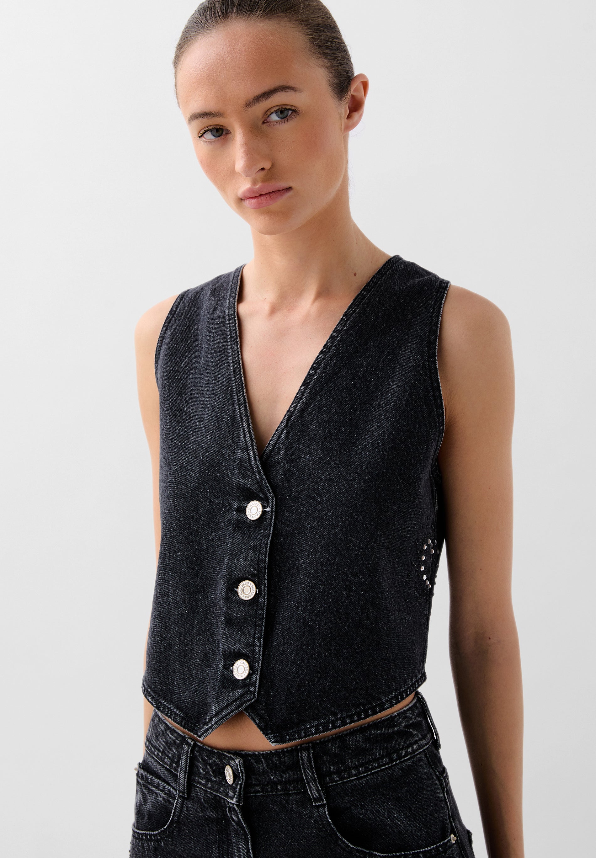 STUDS WAVY DENIM VEST
