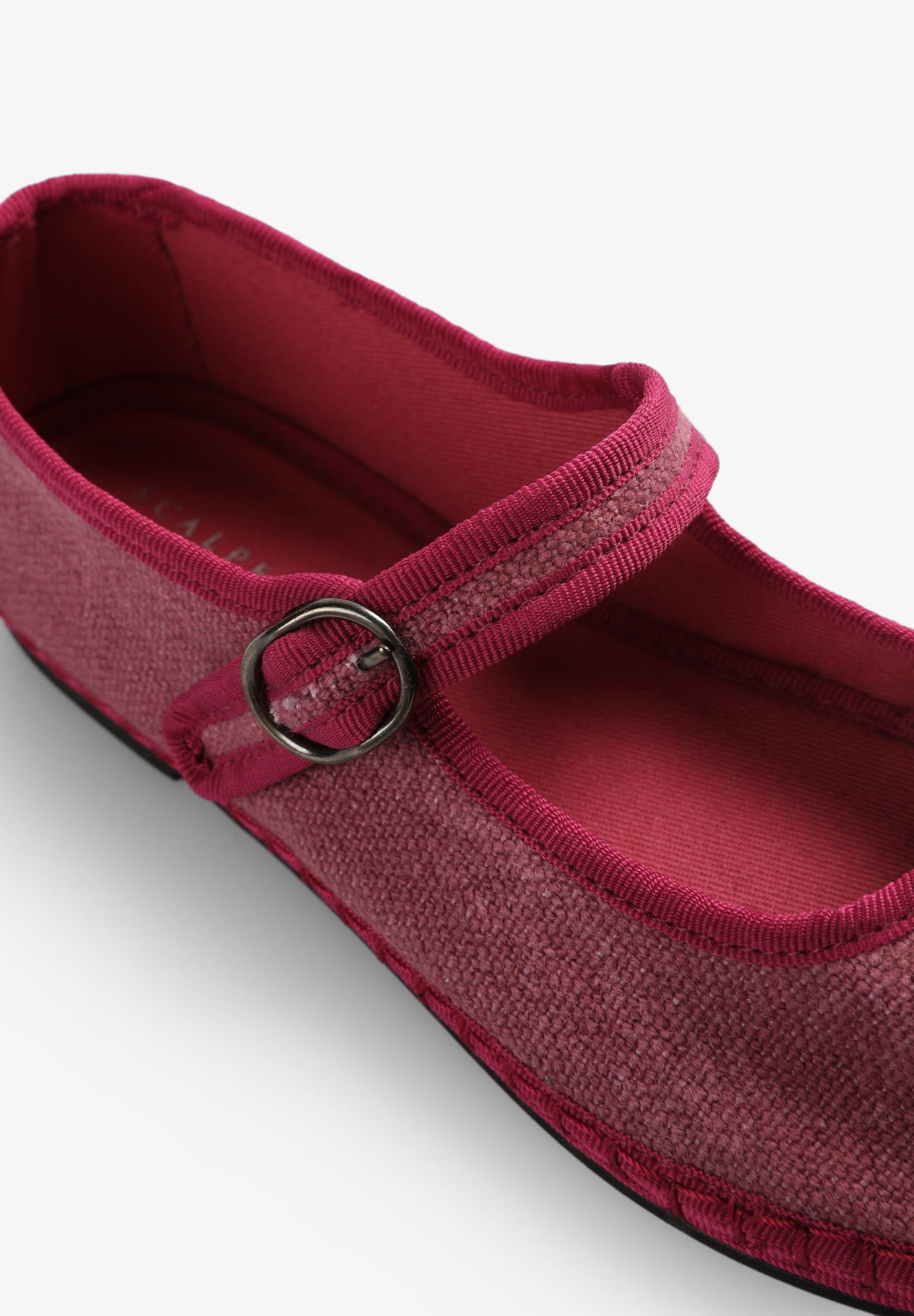 BALLET FLATS WITH STRAP