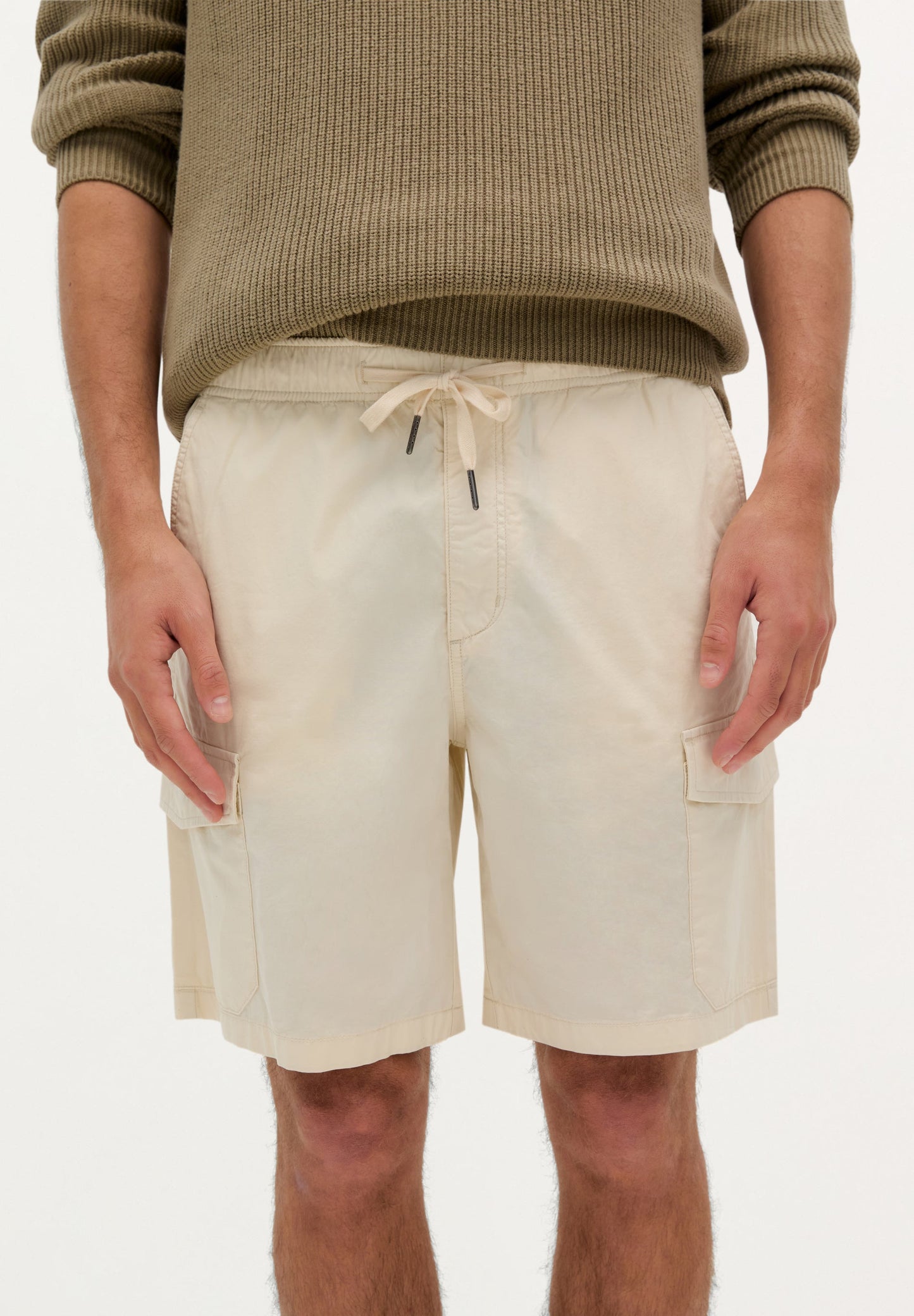 CARGO BERMUDA SHORTS WITH POCKETS