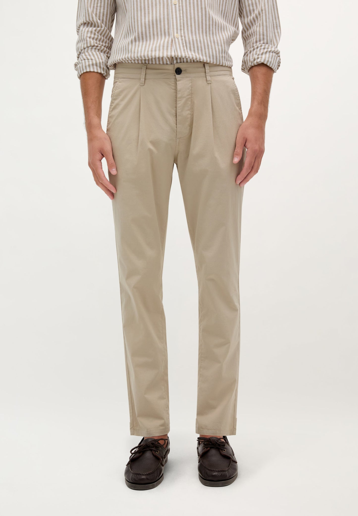 PLEATED CHINO TROUSERS