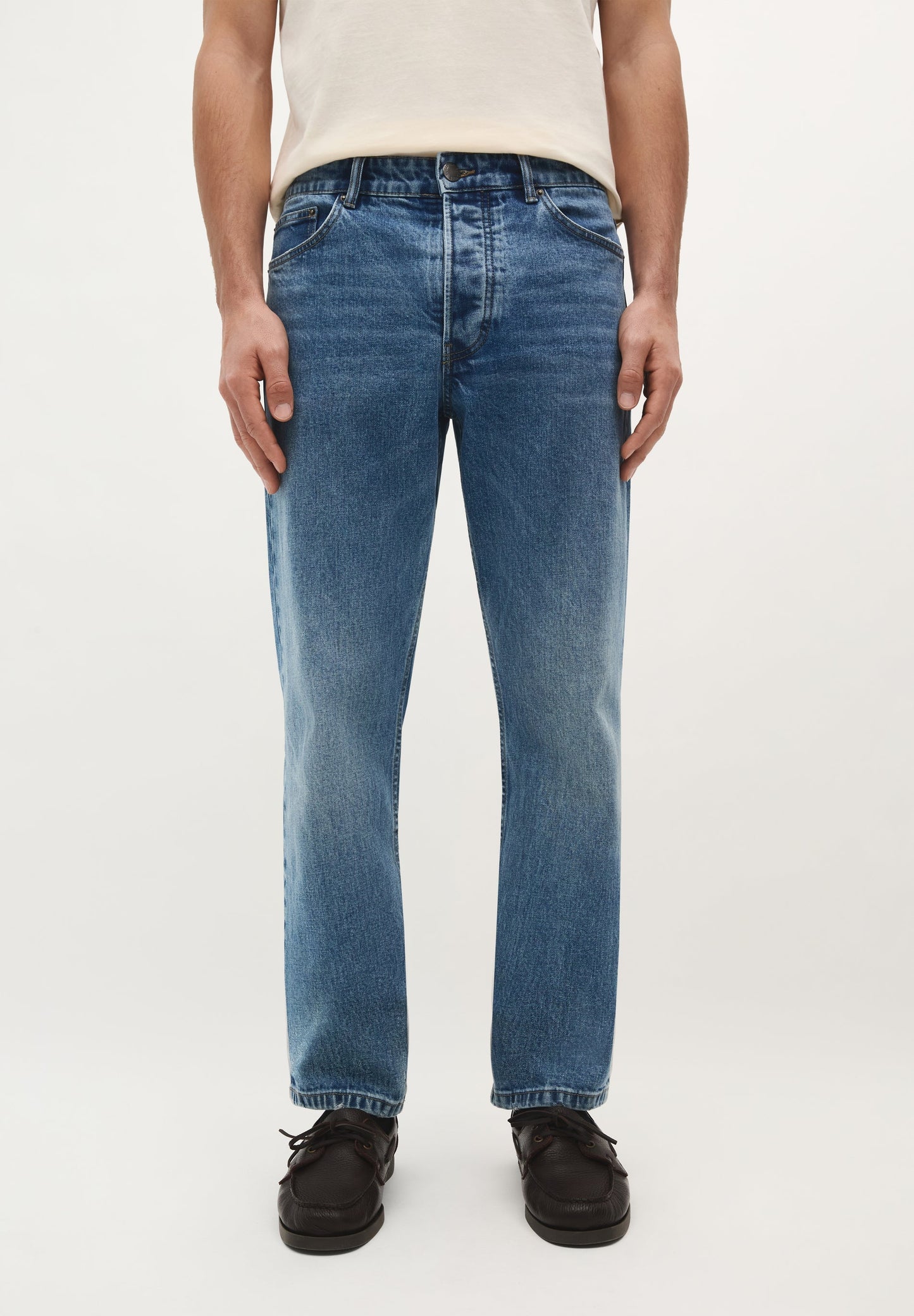 REGULAR FIT JEANS