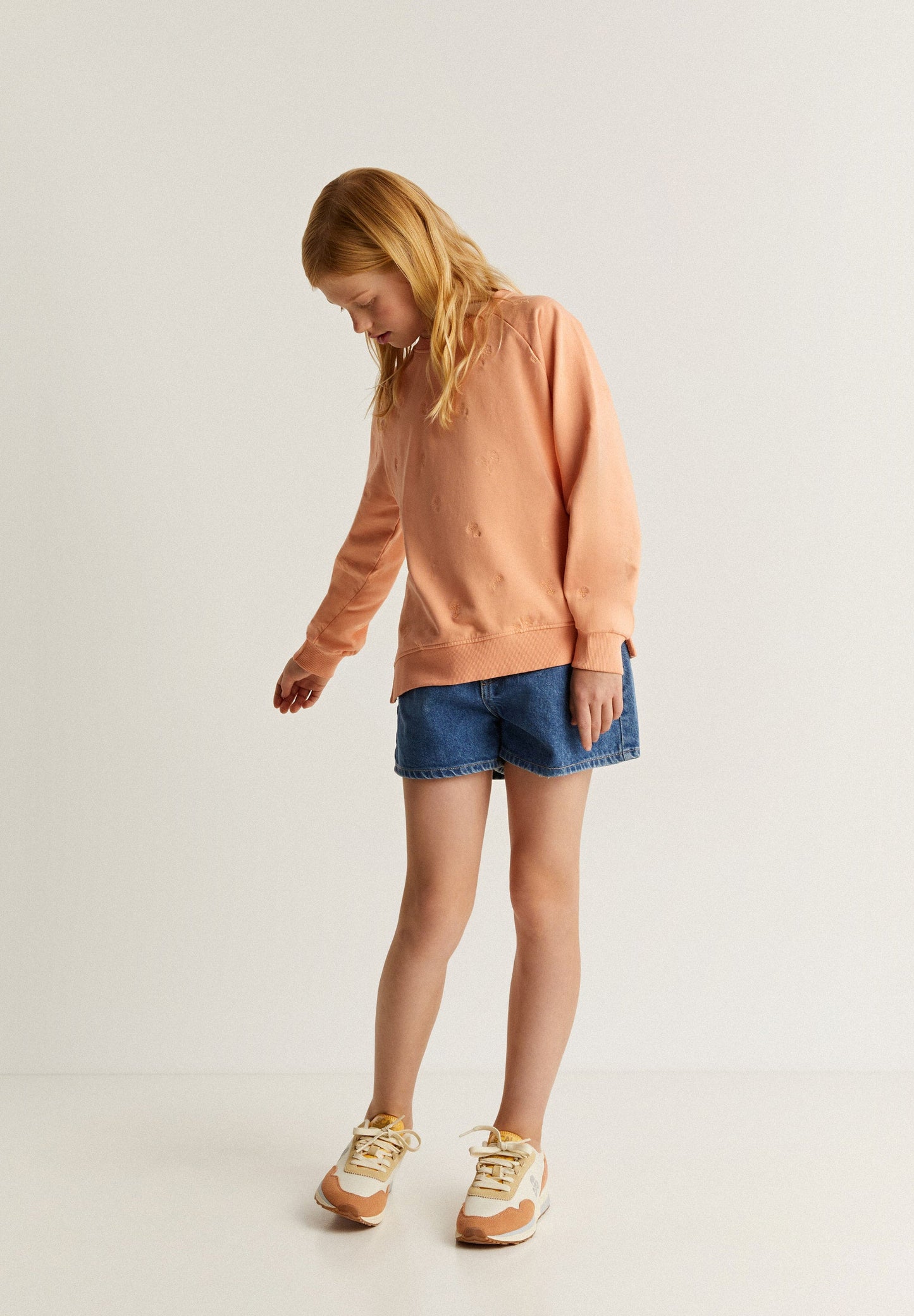 EMBROIDERED SWEATSHIRT