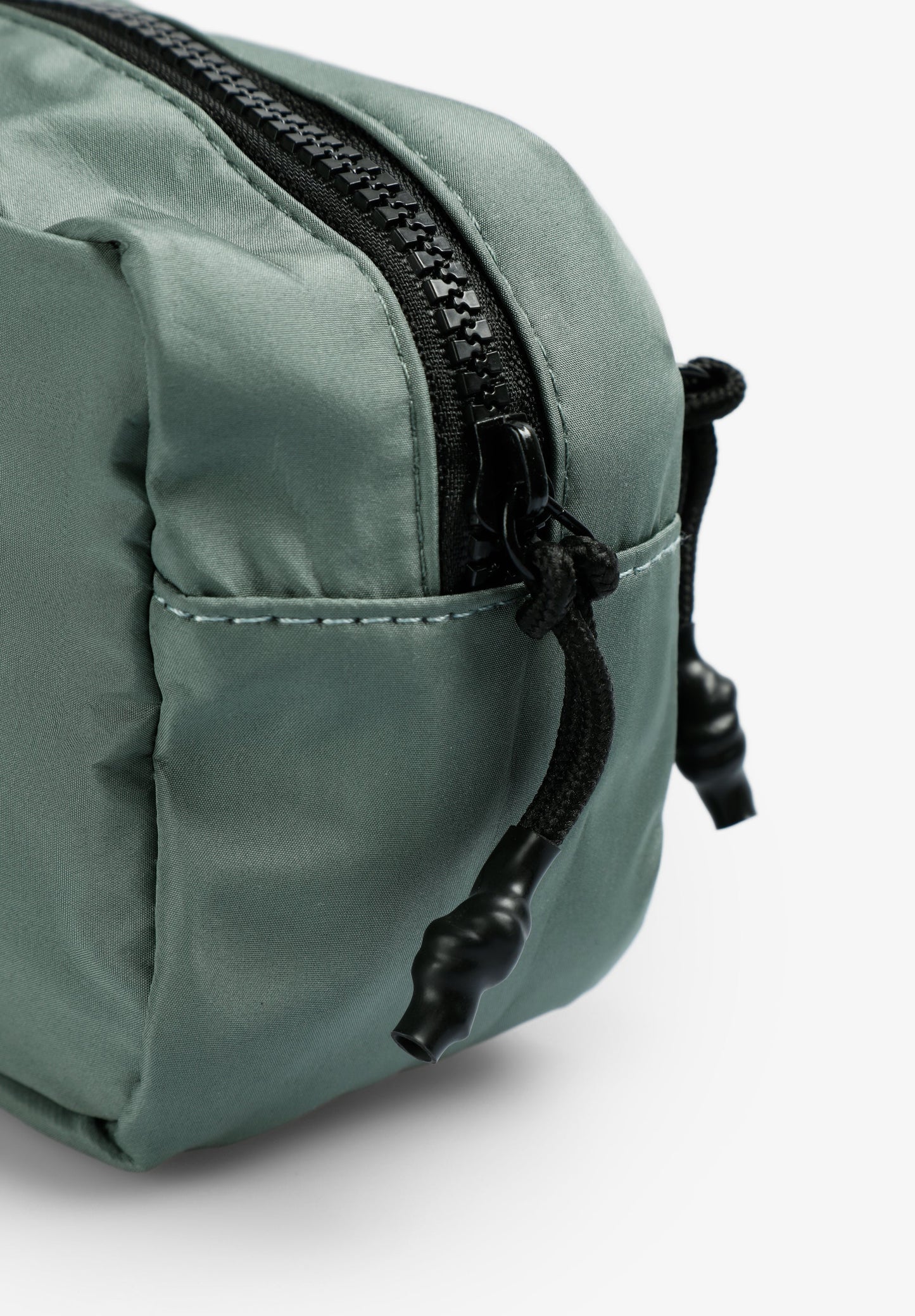 SKULL TRAVEL TOILETRY BAG
