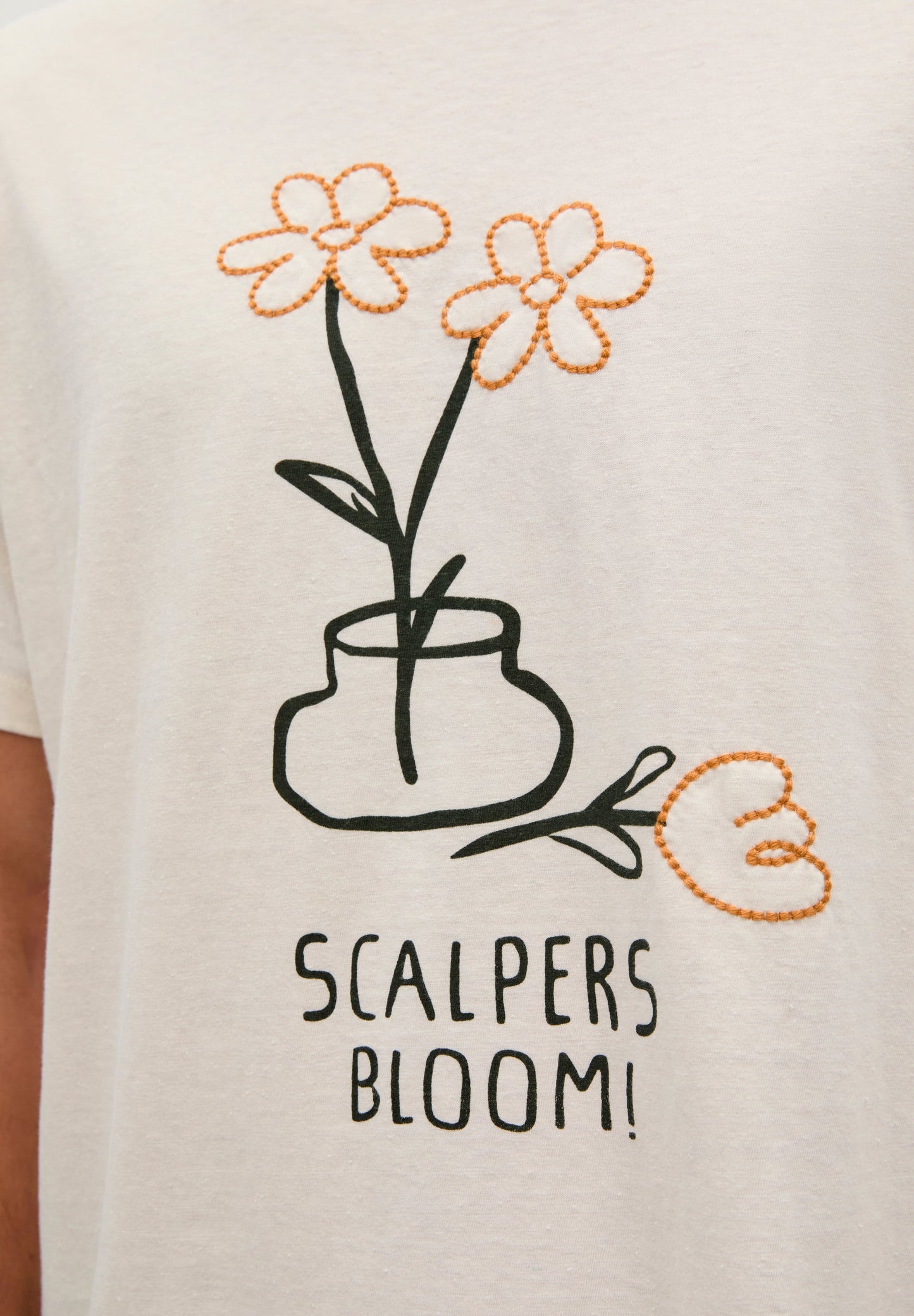 EMBROIDERED BLOOM T-SHIRT