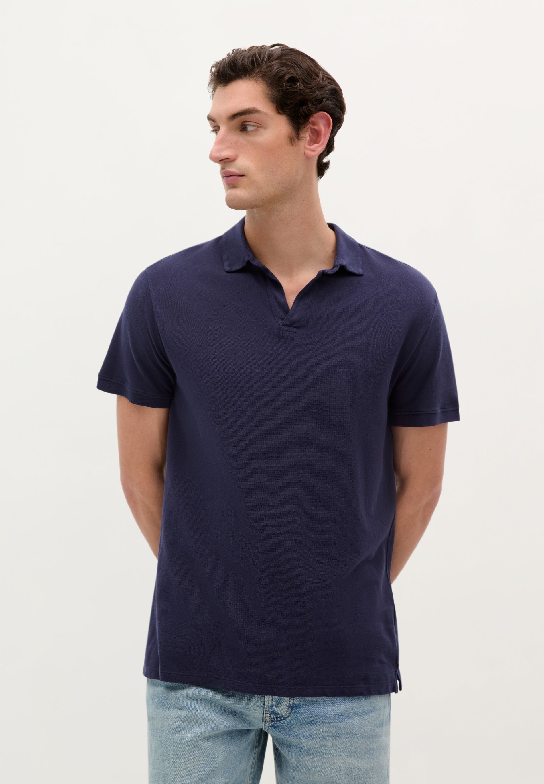 LIGHTWEIGHT PIQUÉ POLO SHIRT