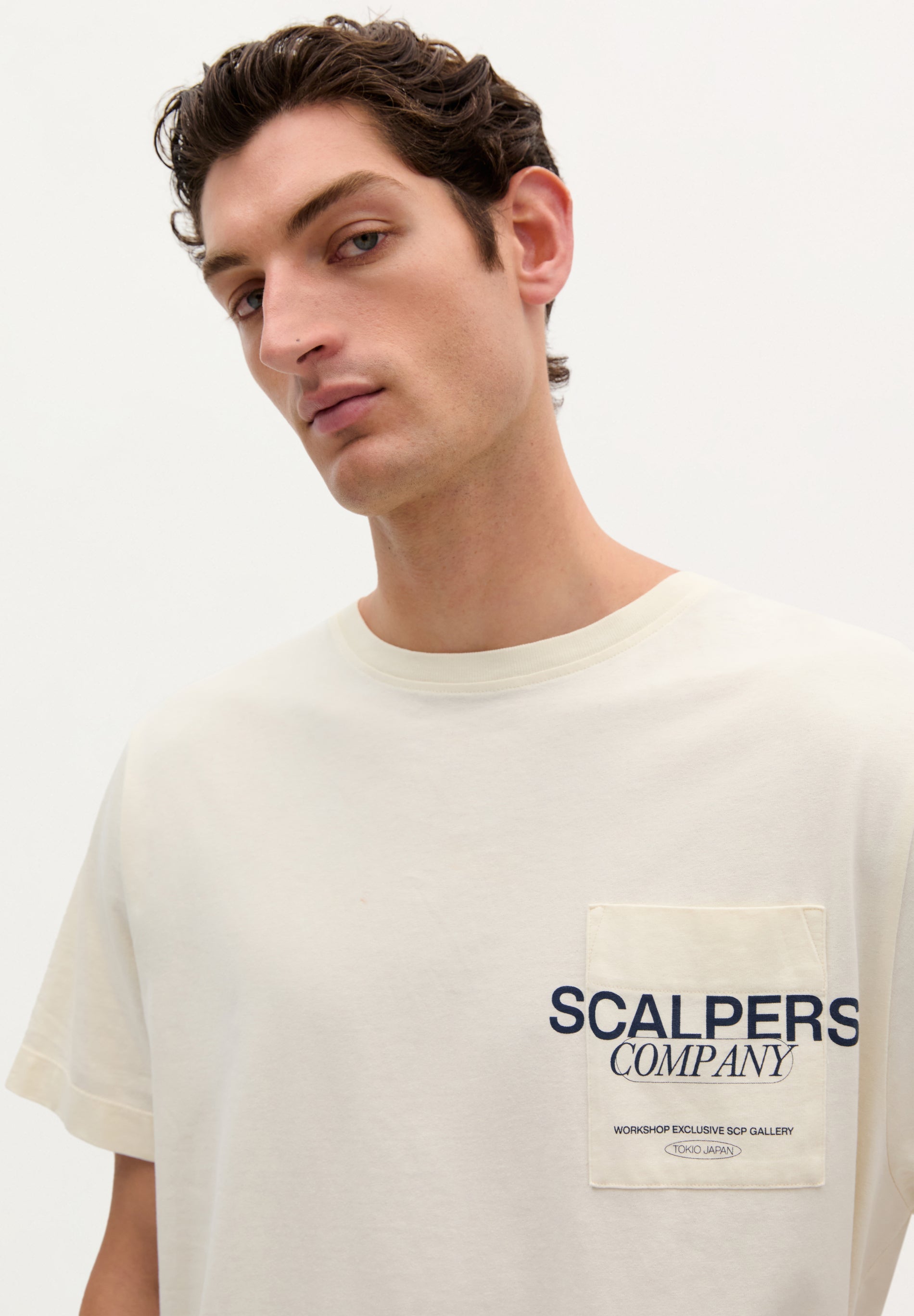 T-SHIRT POCHE IMPRIMÉ